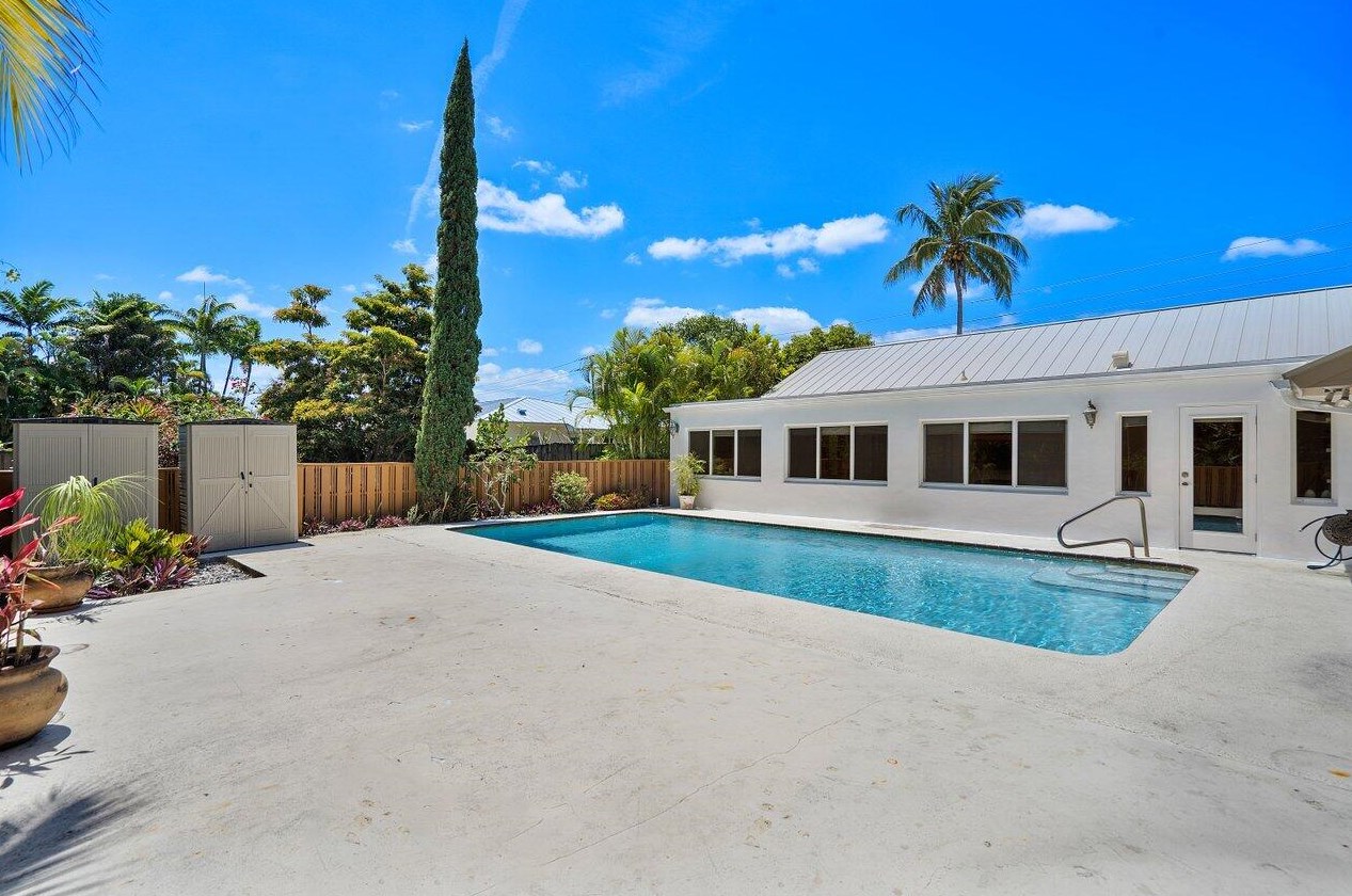 60 Yacht Club Pl, Jupiter, FL 33469-1938