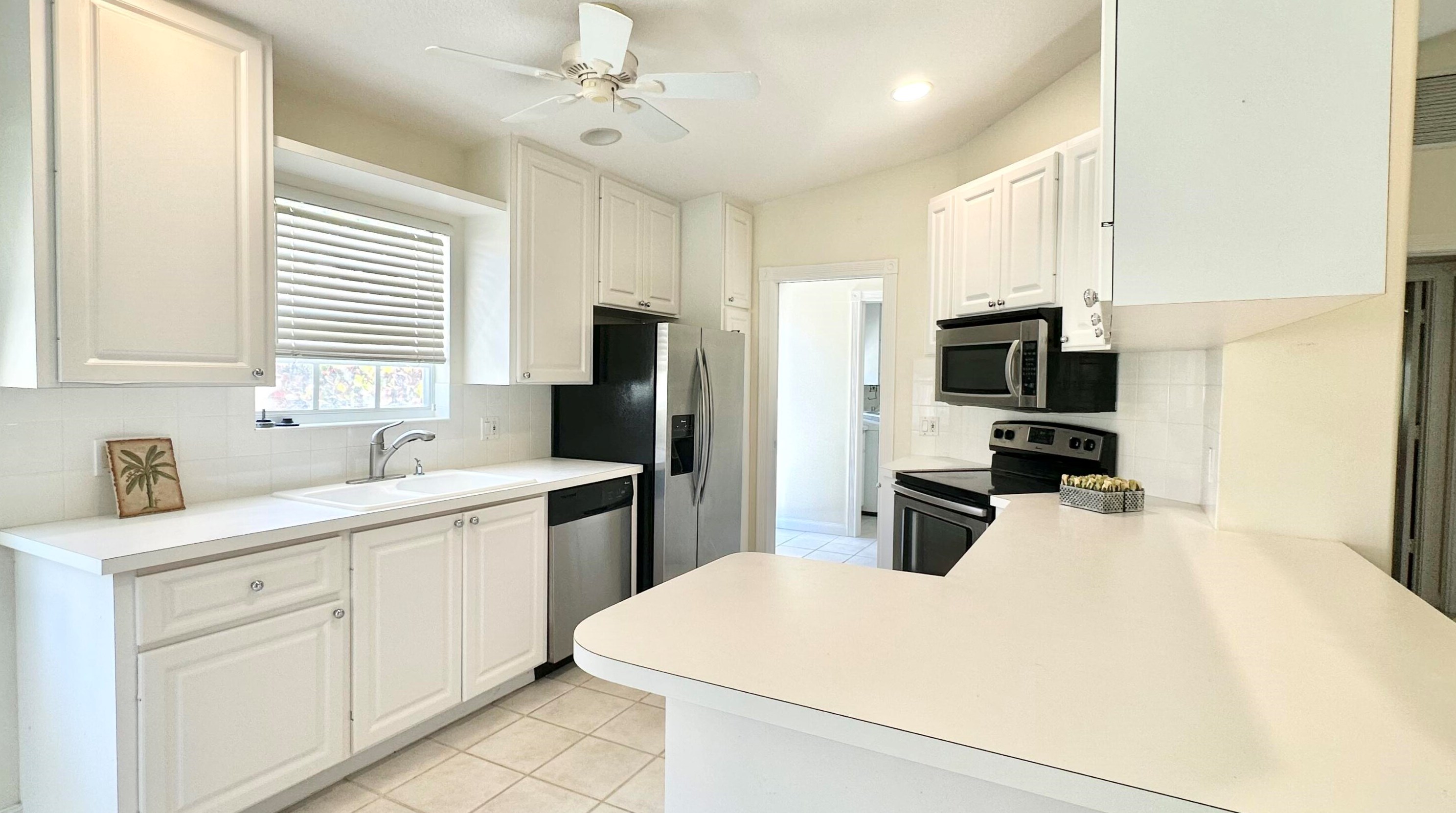 2816 Livingston Ln, West Palm Beach, FL 33411-5745