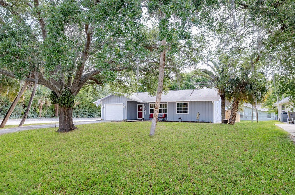 1104 37th Ave, Vero Beach, FL 32960-4060