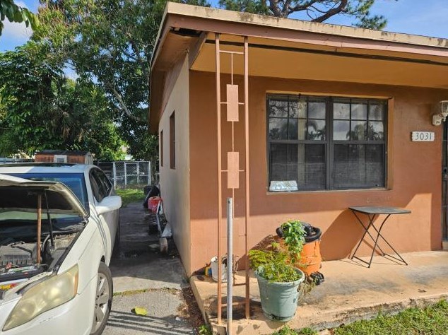 3031 210th Ter, Miami, FL 33056-1326