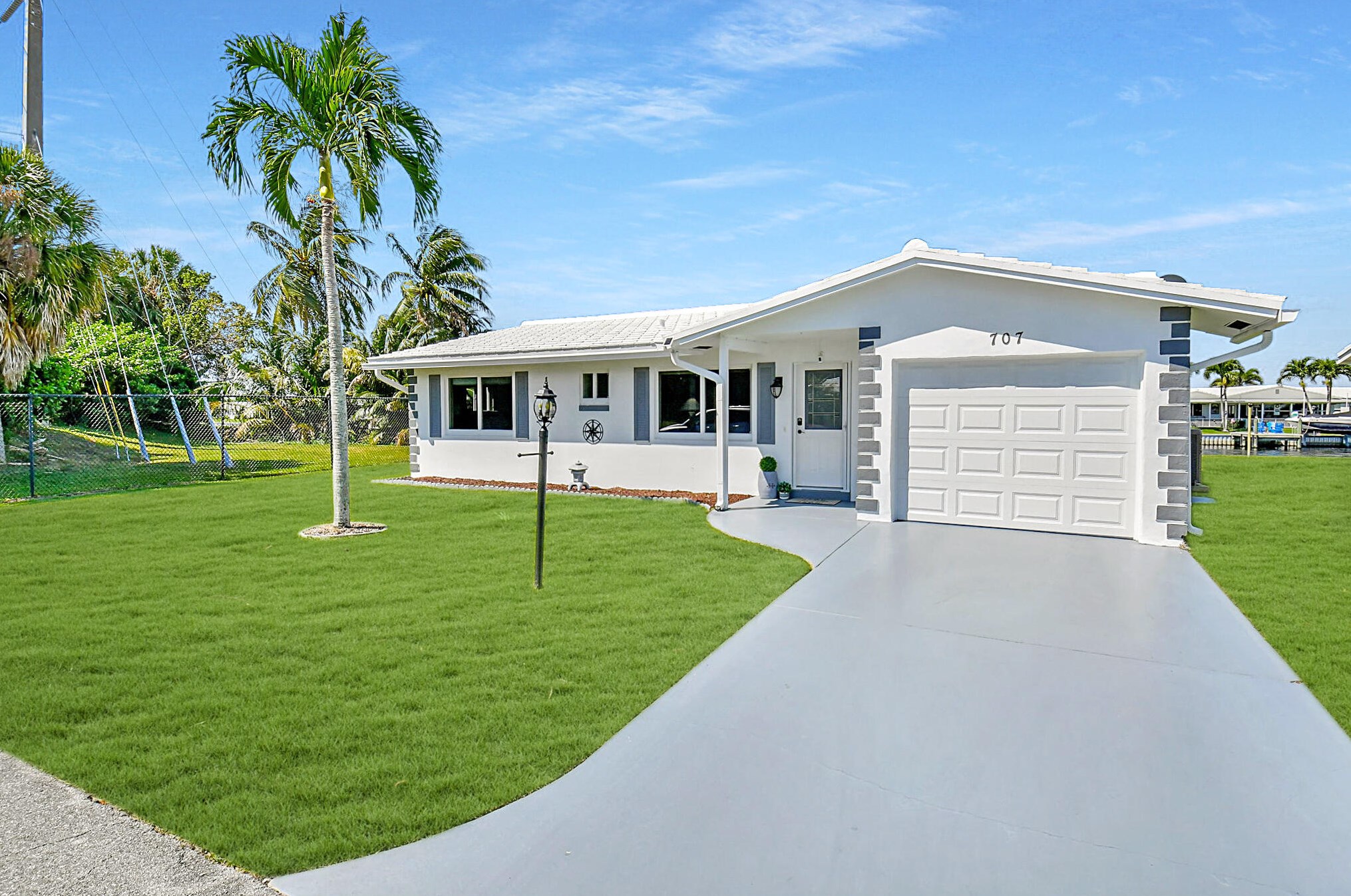 707 Canal Way, Boynton Beach, FL 33426-4767