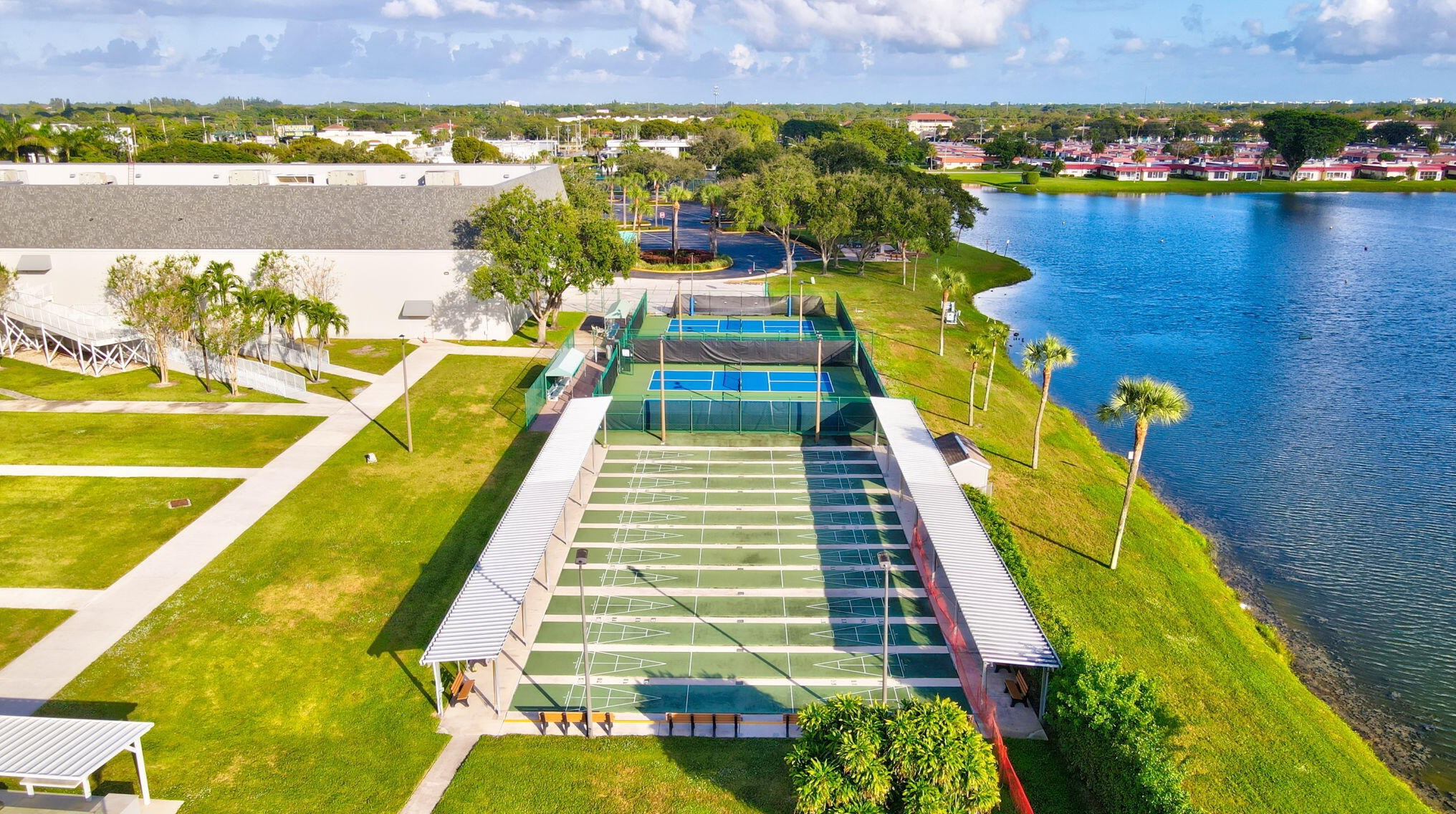 217 Saxony, Delray Beach FL  33446-1843 exterior