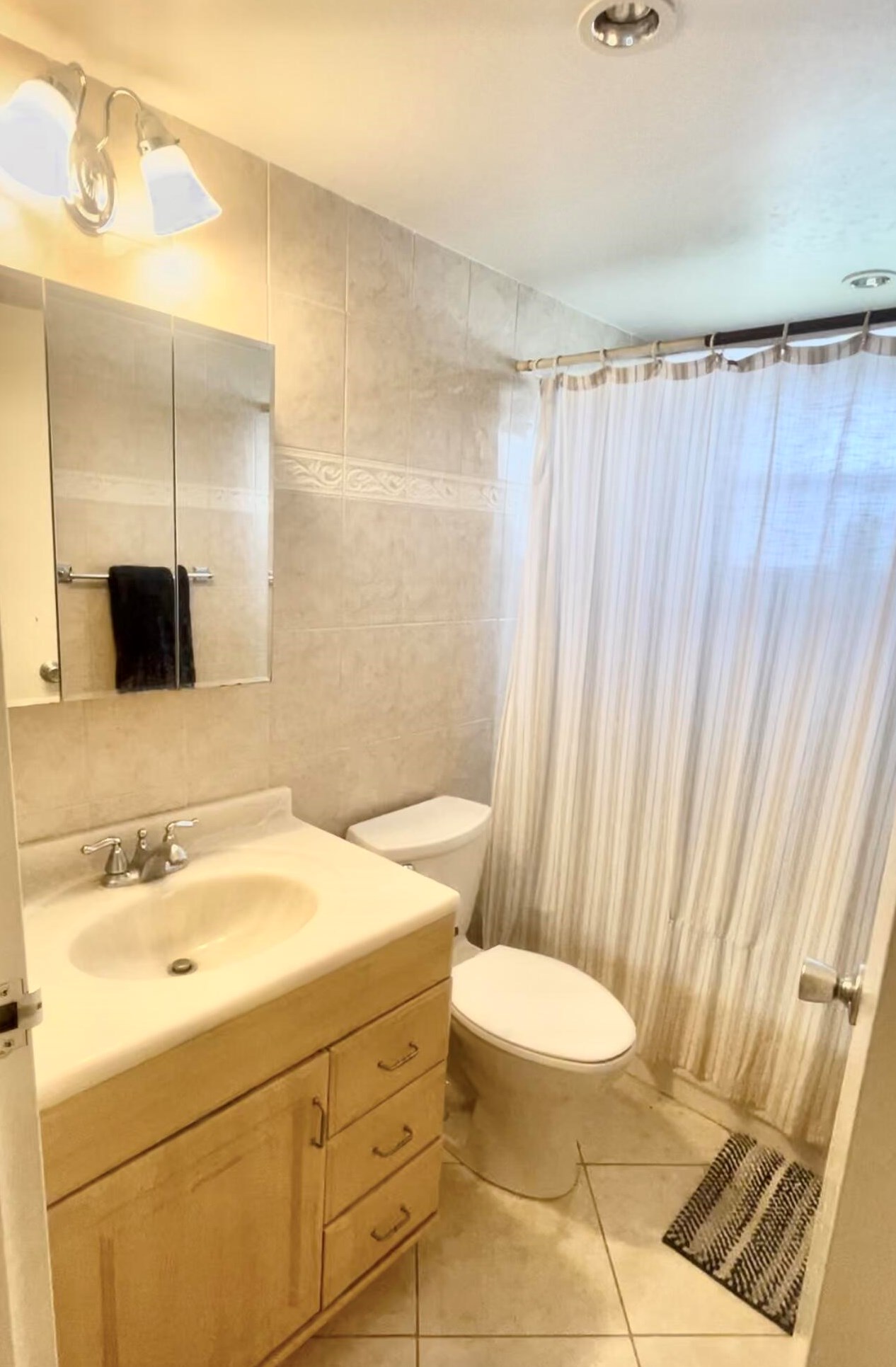 217 Saxony, Delray Beach FL  33446-1843 exterior