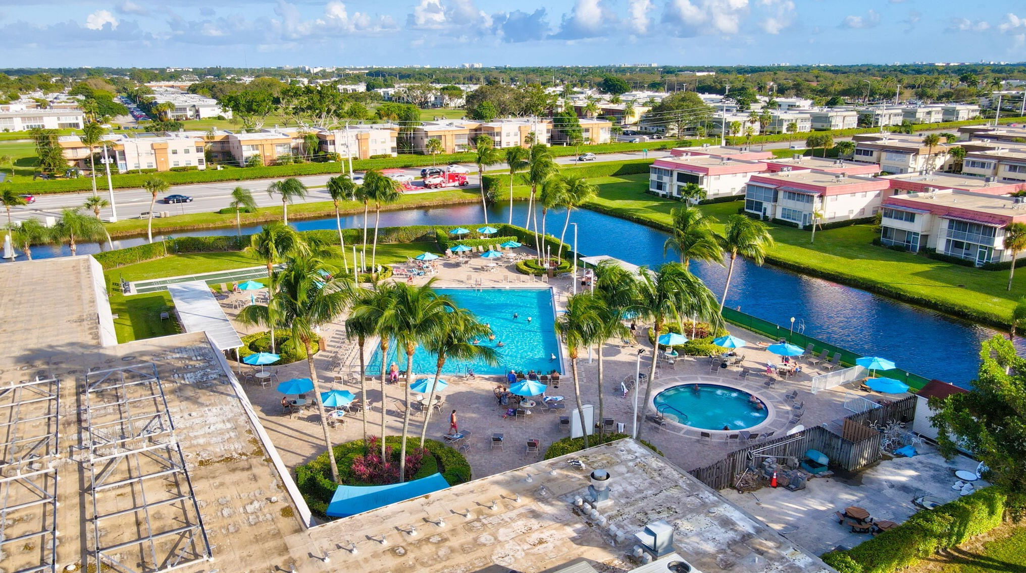 217 Saxony, Delray Beach FL  33446-1843 exterior