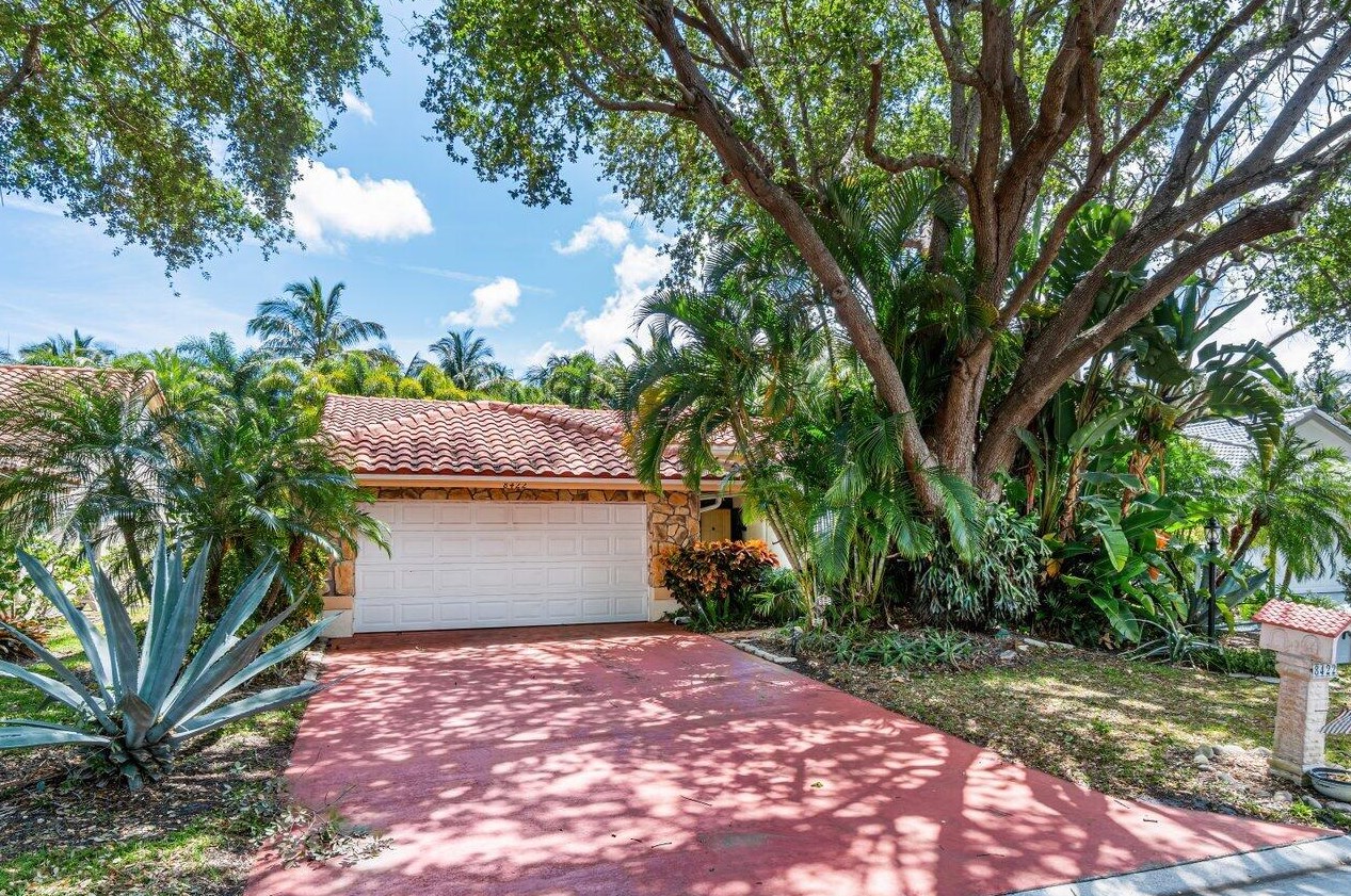 8422 Northstar Ct, Boynton Beach, FL 33436-1544