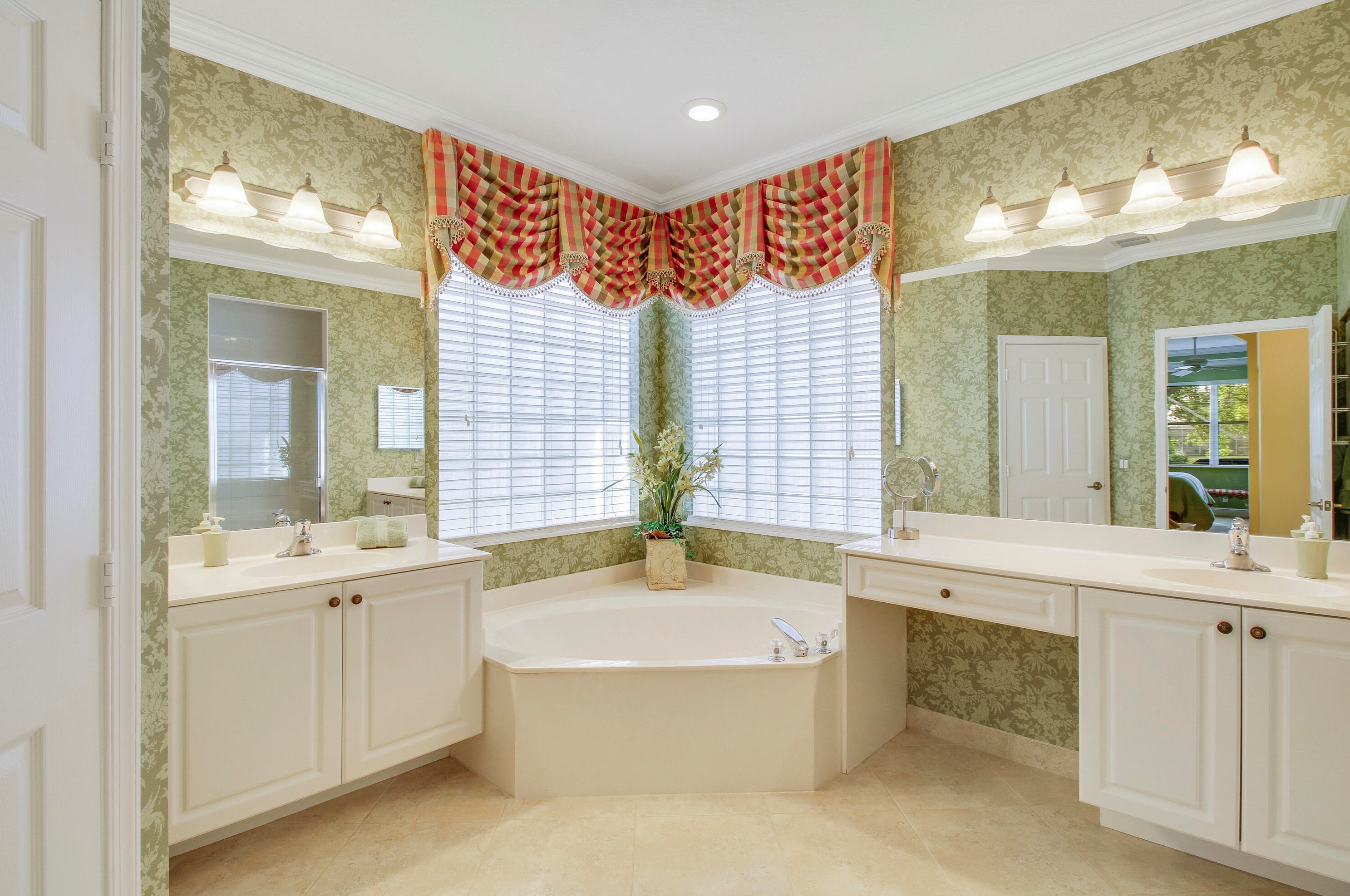 6694 Murano Way, Lake Worth FL  33467-4615 exterior