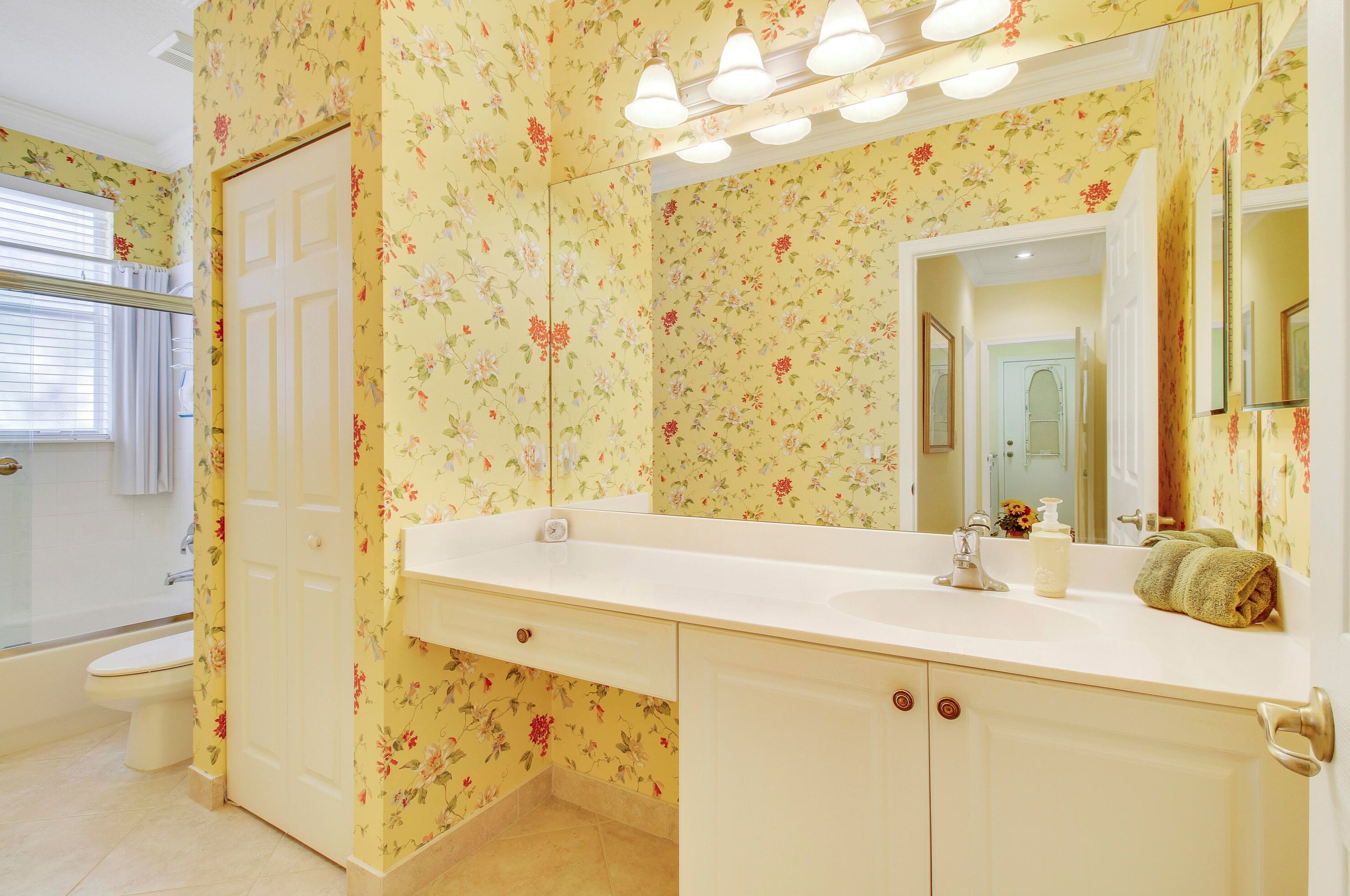 6694 Murano Way, Lake Worth FL  33467-4615 exterior