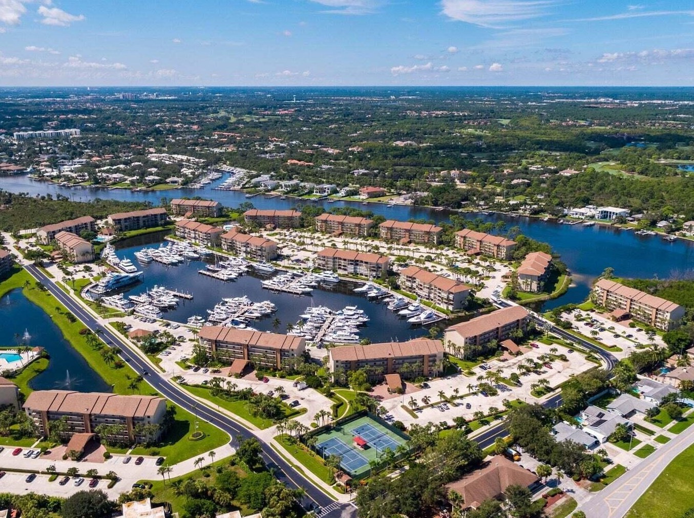 1001 Seafarer Cir, Jupiter FL  33477-9019 exterior