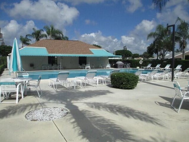 12198 Forest Greens Dr, Boynton Beach, FL 33437-2030