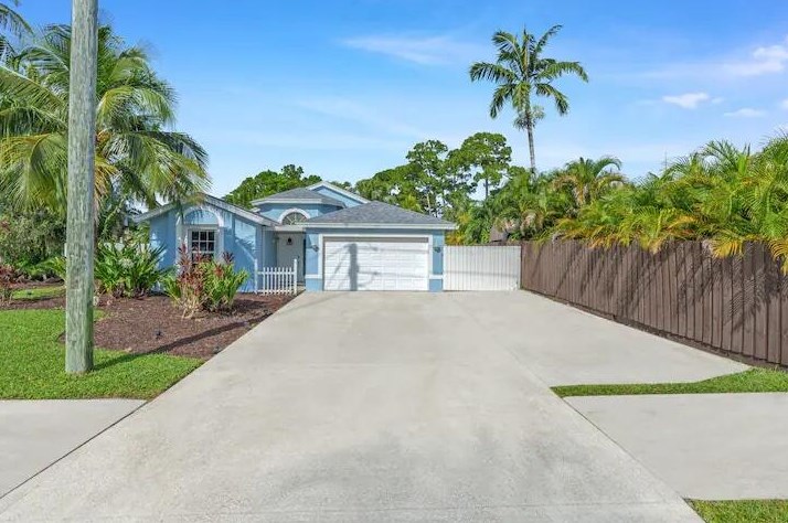 14991 Harriet Ave, Jupiter, FL 33458-6417