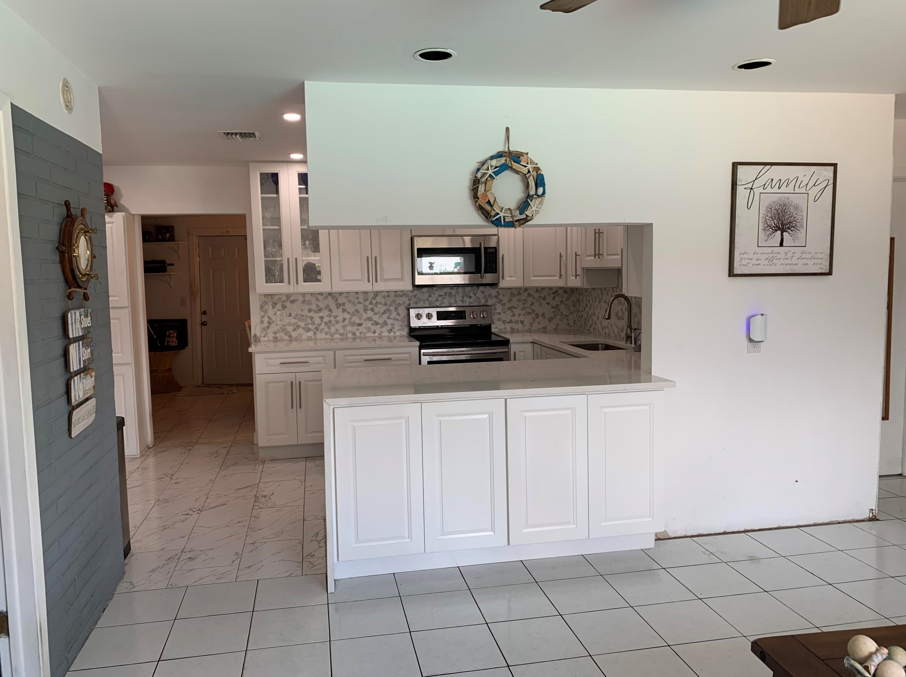 2234 Carrol Cir, West Palm Beach, FL 33415-7314