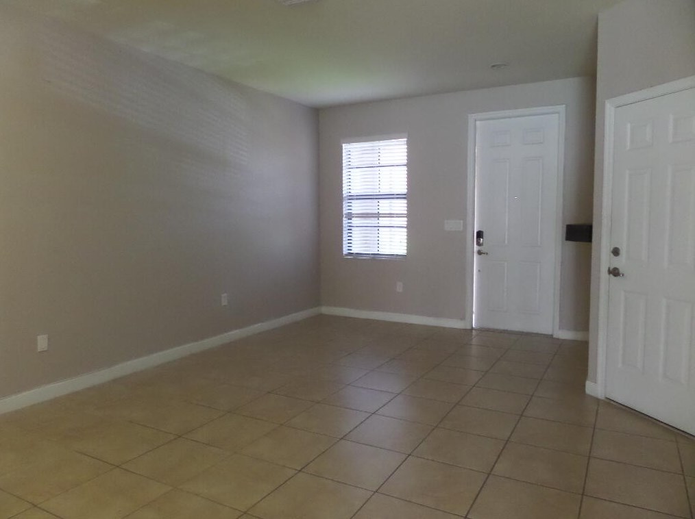 3349 W 90th St, Hialeah, FL 33018