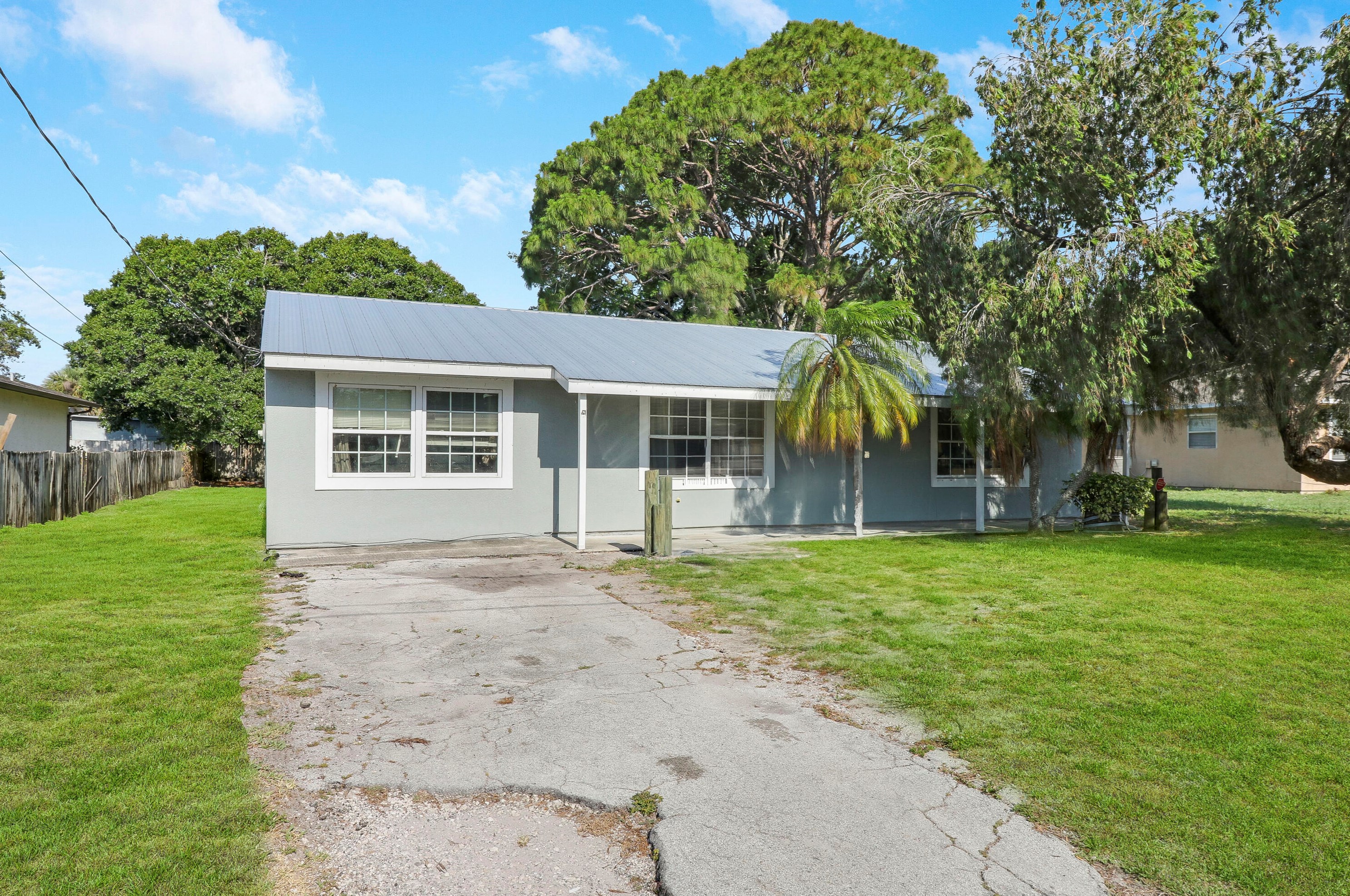 4711 Myrtle Dr, Fort Pierce, FL 34982-7119