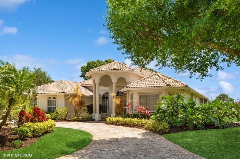 9669 Landings Dr, Fort Pierce, FL 34986