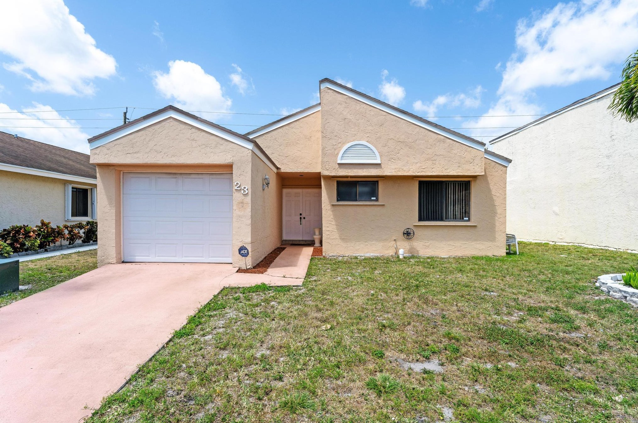 23 Hawthorne Ln, Boynton Beach, FL 33426-7621