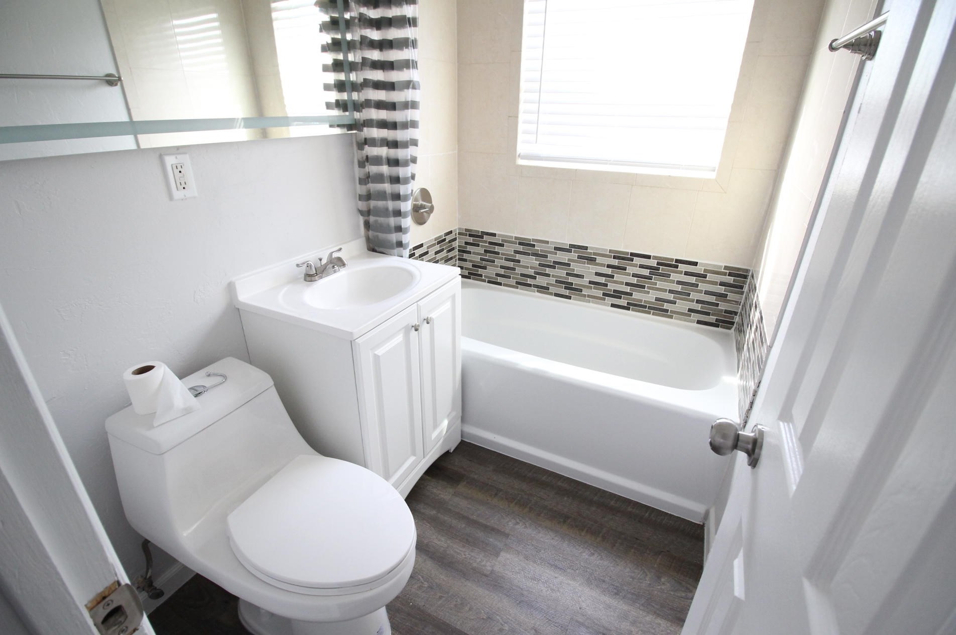 5292 Lake Osborne Dr, Lake Worth FL  33461-6023 exterior