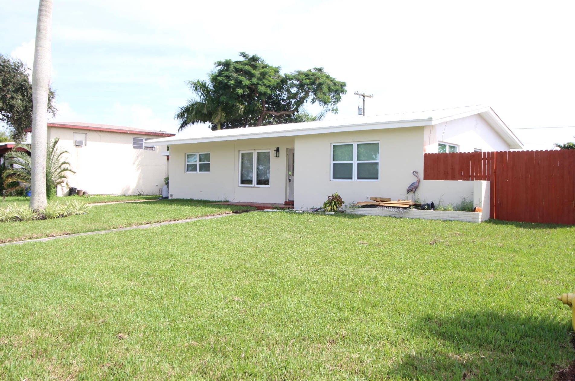 5292 Lake Osborne Dr, Lake Worth FL  33461-6023 exterior