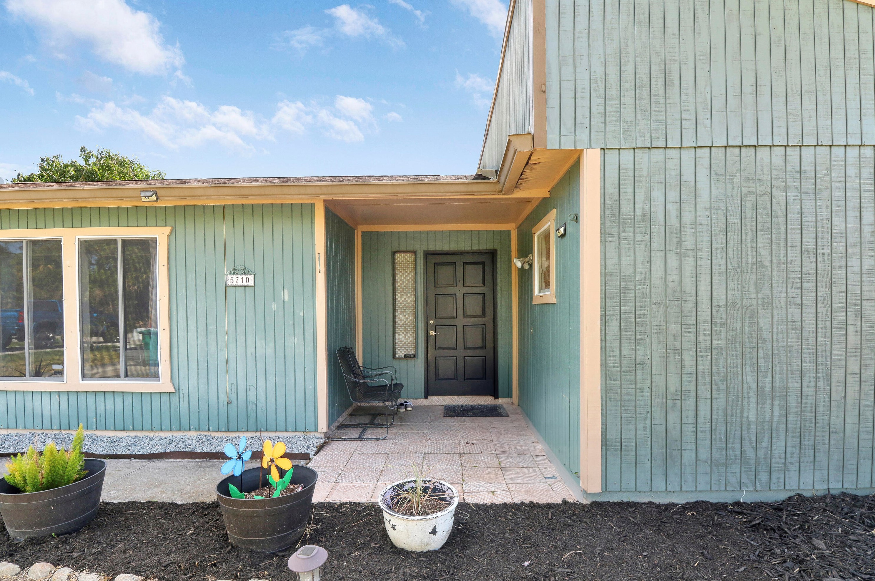 5710 Hickory Dr, Fort Pierce, FL 34982