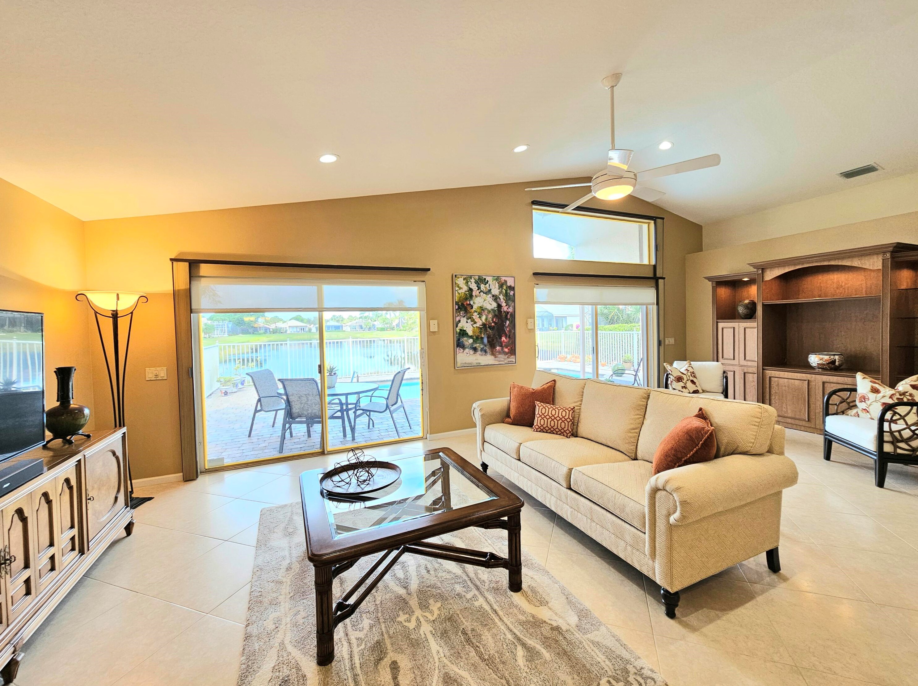 7554 Las Cruces Ct, Boynton Beach FL 33437-6645 exterior