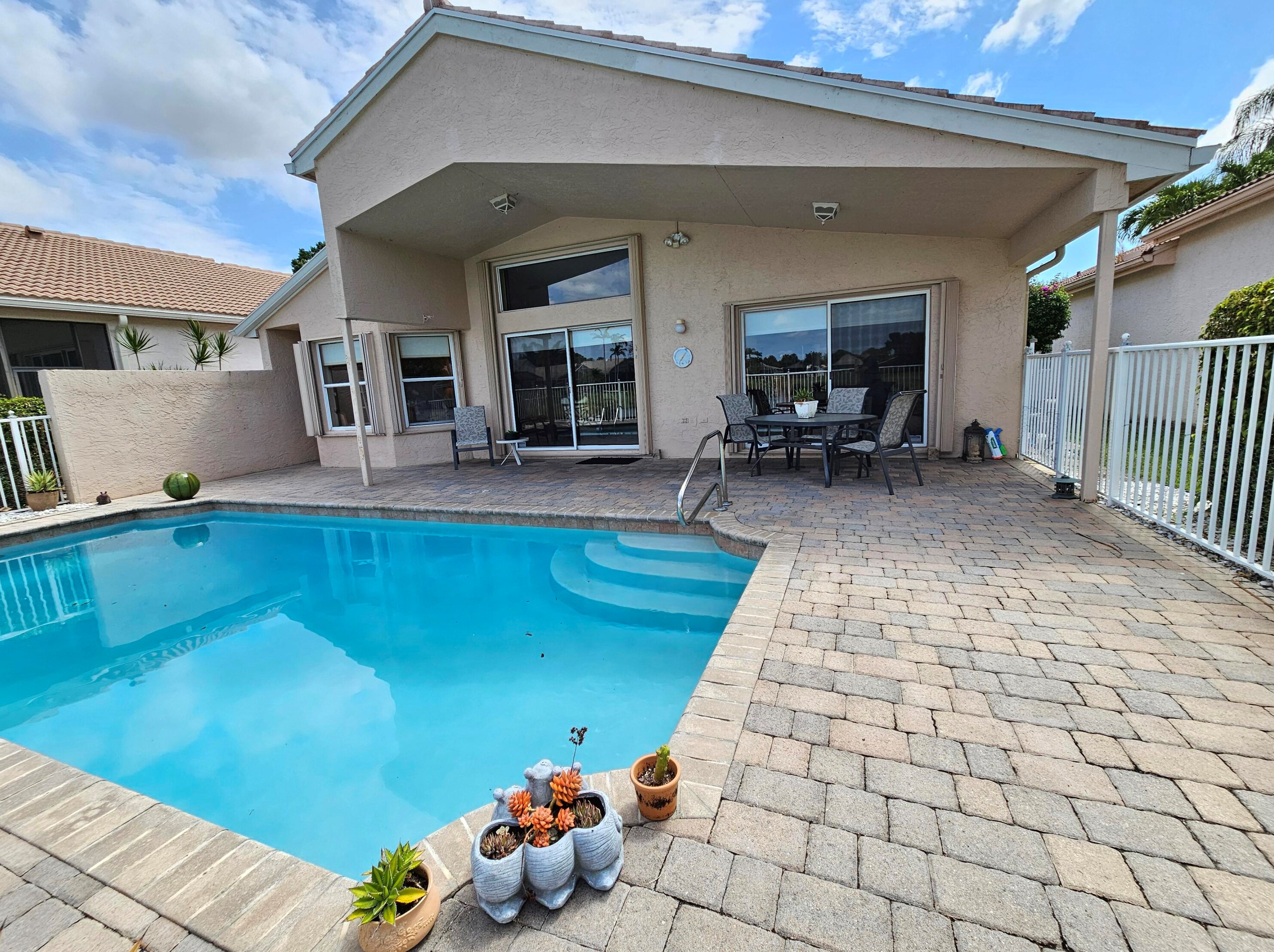 7554 Las Cruces Ct, Boynton Beach FL 33437-6645 exterior