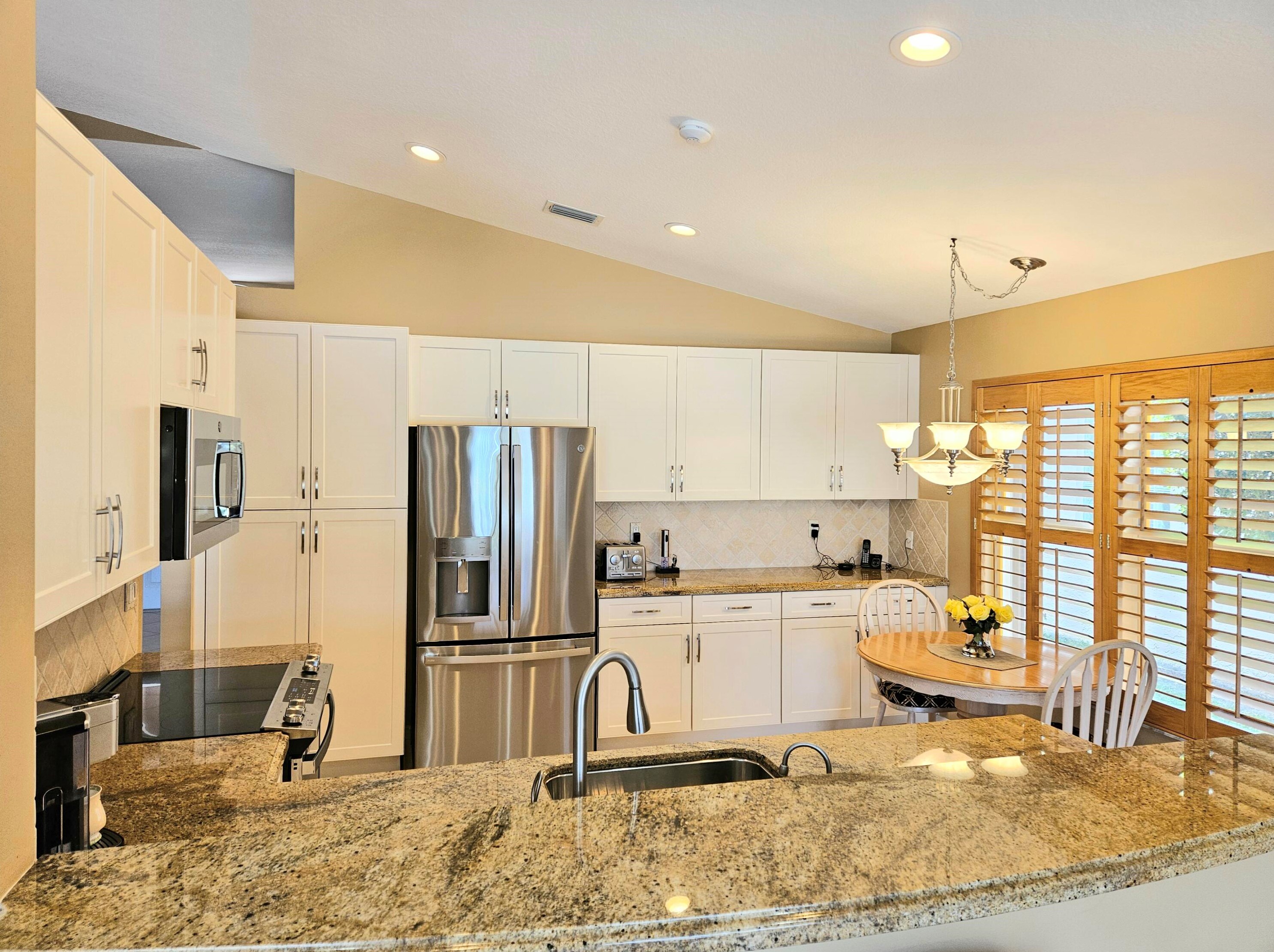 7554 Las Cruces Ct, Boynton Beach FL 33437-6645 exterior