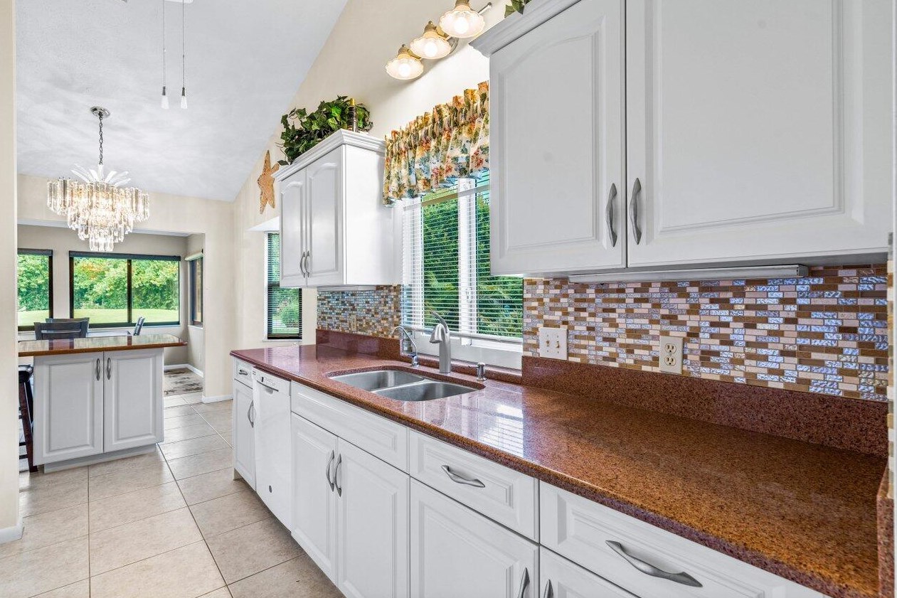 8161 Eaglewood Way, Hobe Sound FL 33455-7655 exterior