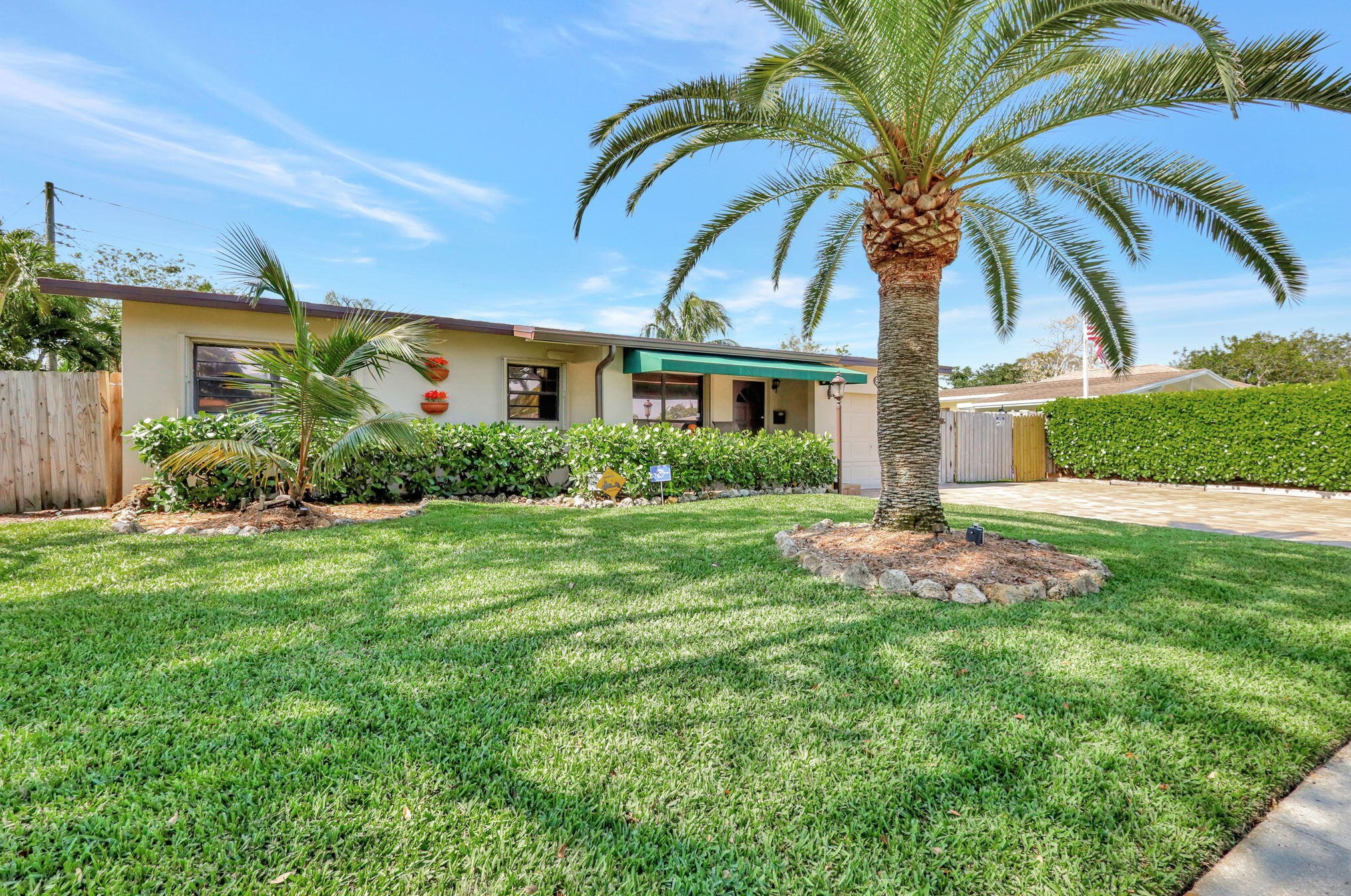 892 W Drew St, Lake Worth, FL 33462