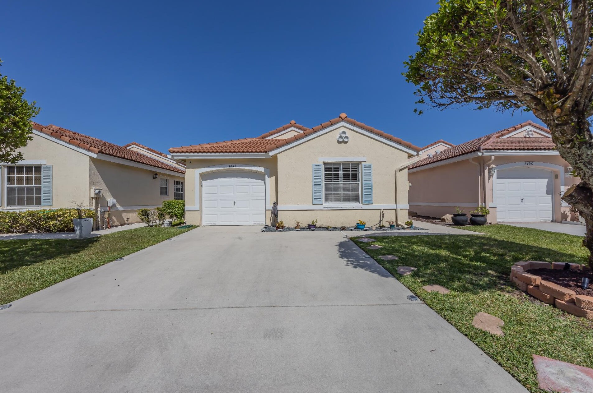 7444 Edisto Dr, Lake Worth FL  33467-7533 exterior