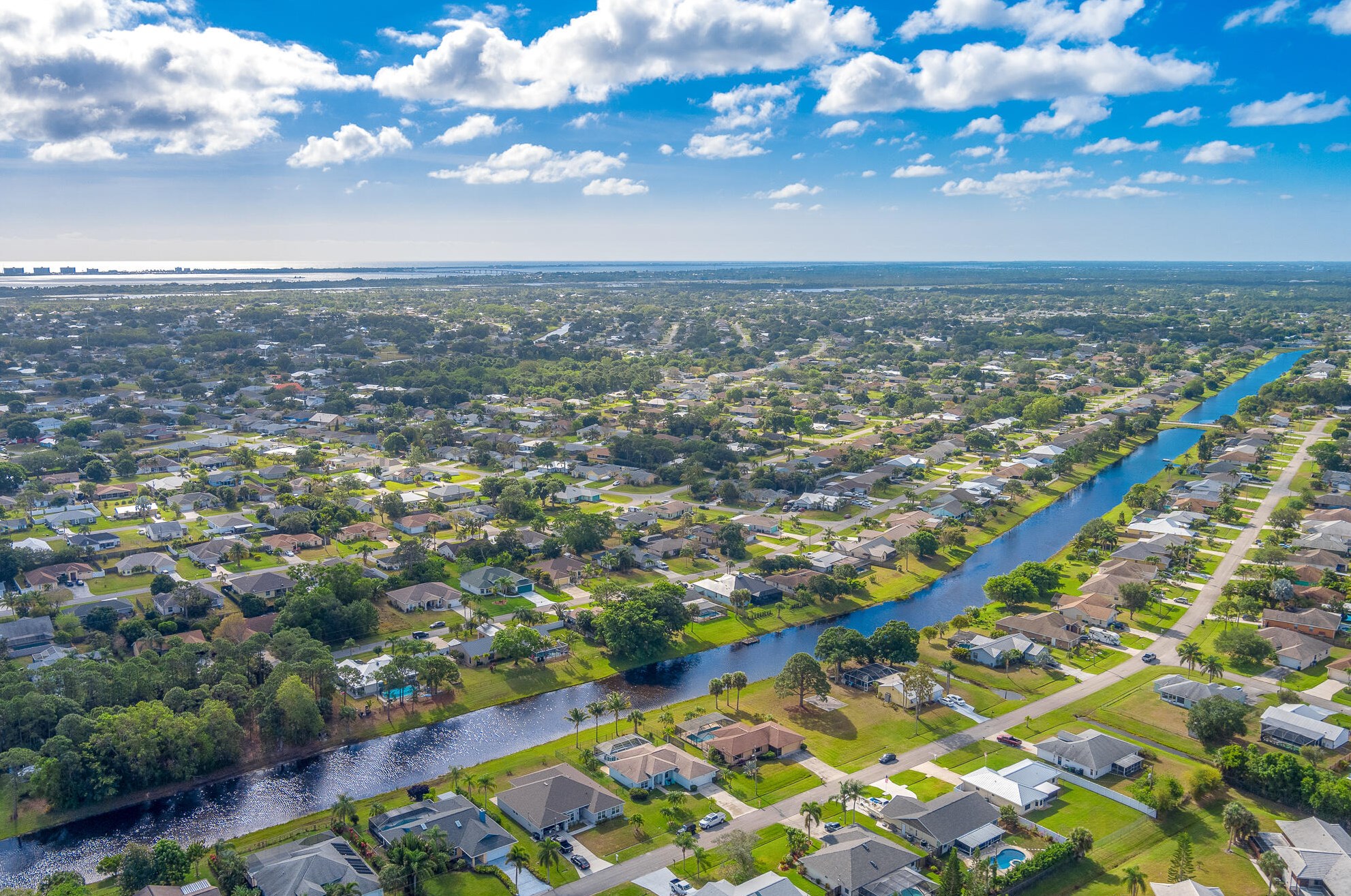 1937 Mantua St, Fort Pierce FL  34952-6736 exterior