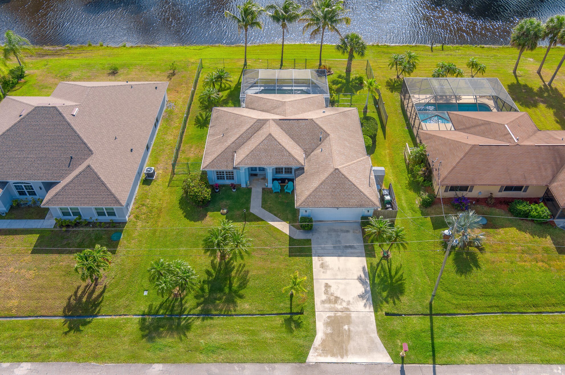 1937 Mantua St, Fort Pierce FL  34952-6736 exterior