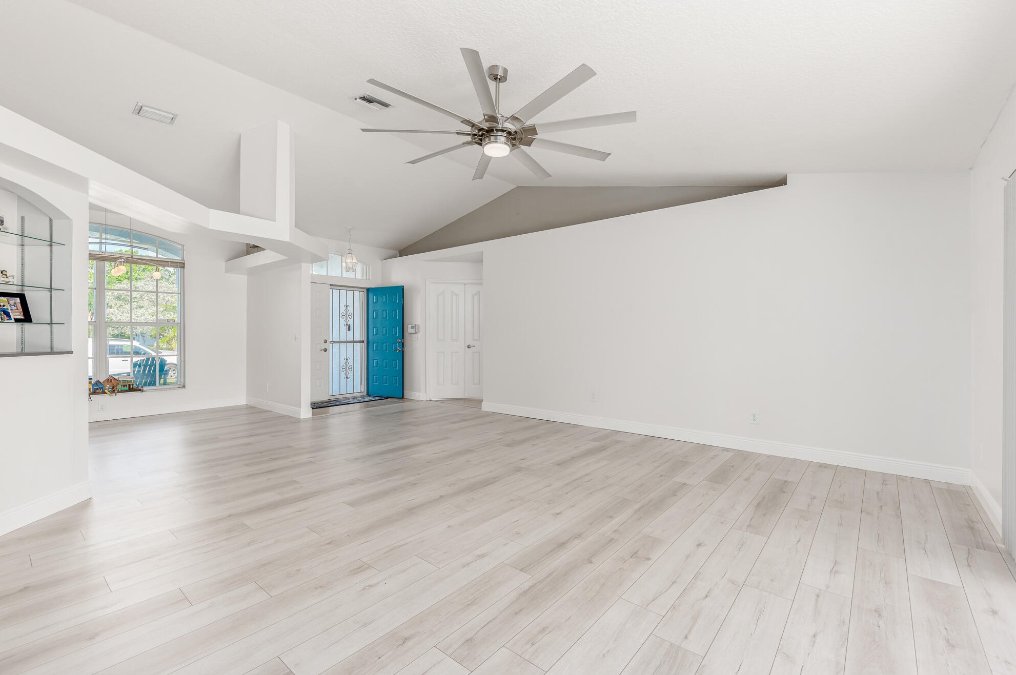 1937 Mantua St, Fort Pierce FL  34952-6736 exterior