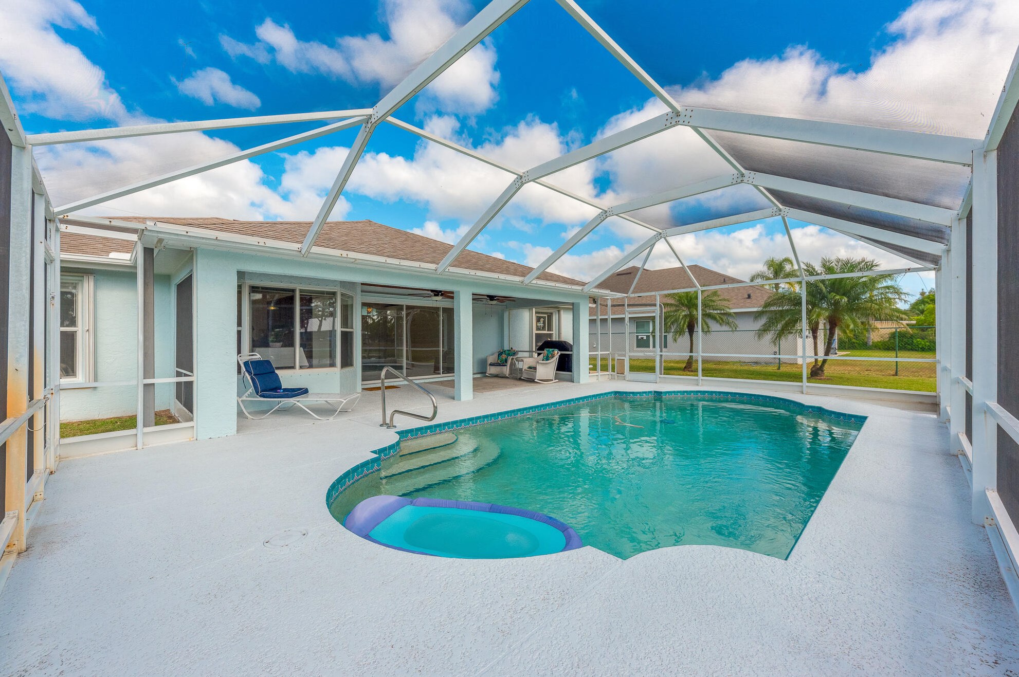 1937 Mantua St, Fort Pierce FL  34952-6736 exterior