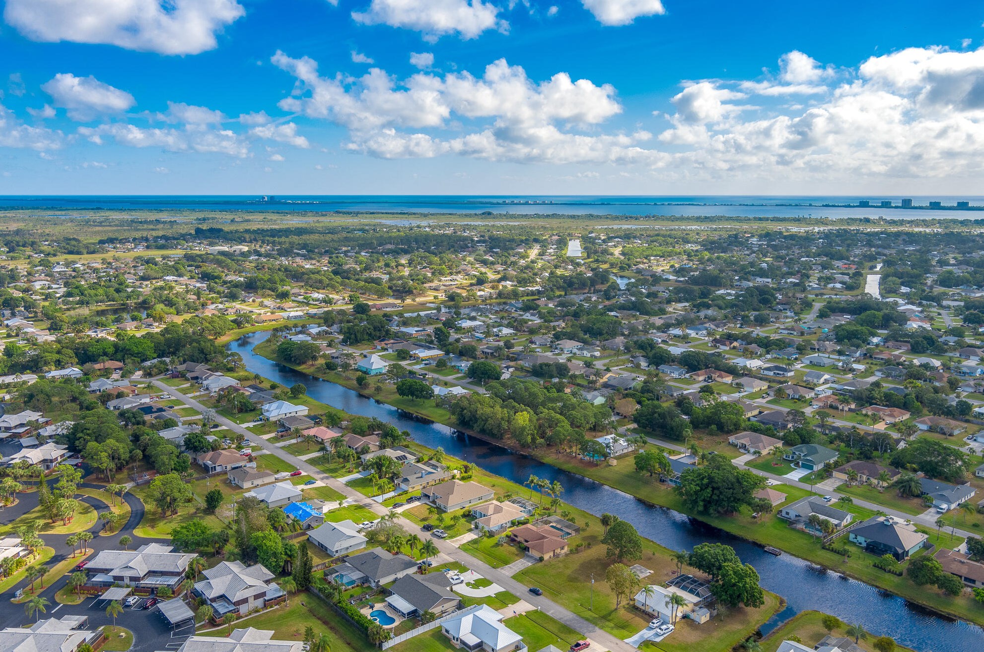 1937 Mantua St, Fort Pierce FL  34952-6736 exterior