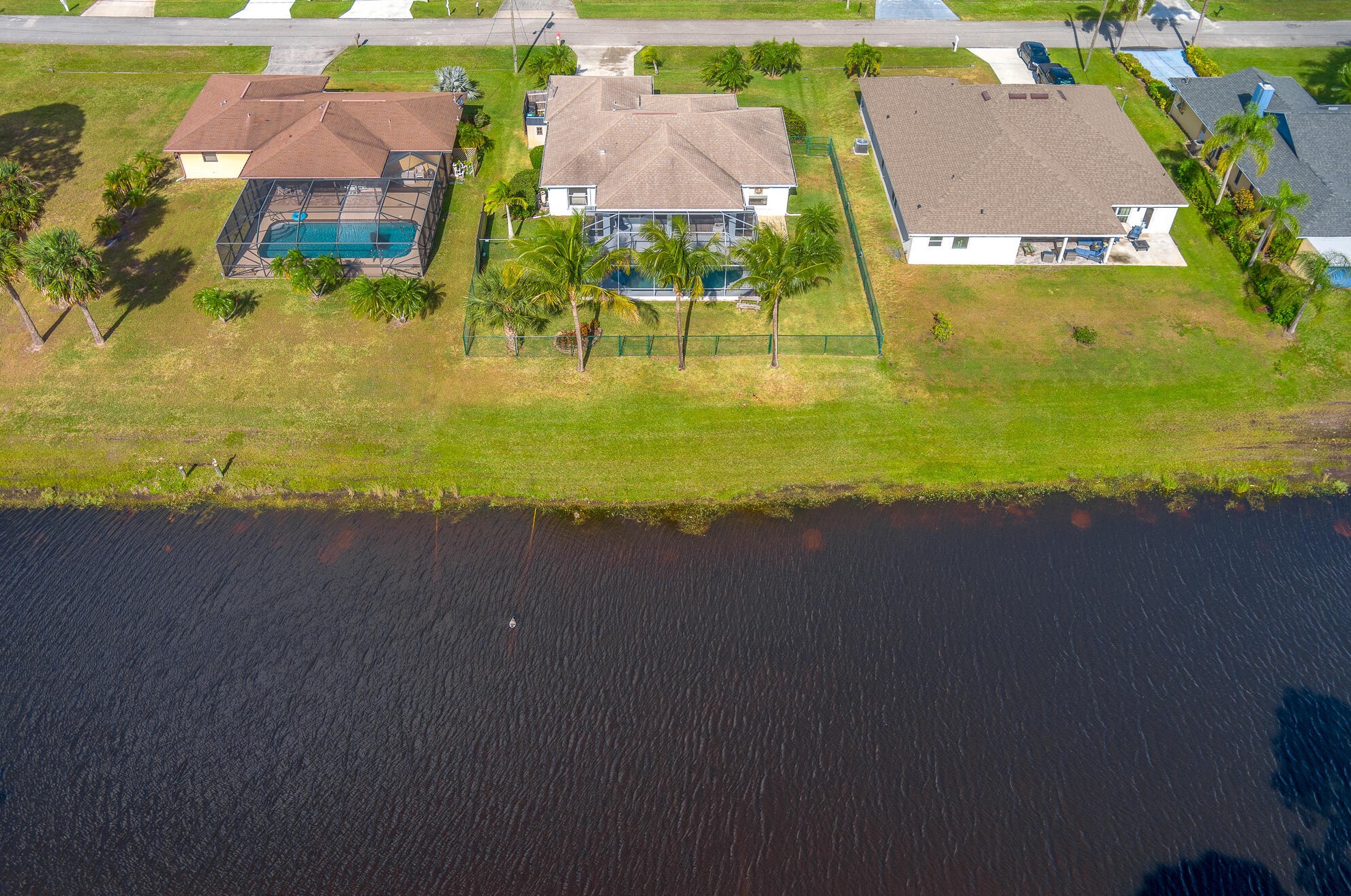 1937 Mantua St, Fort Pierce FL  34952-6736 exterior