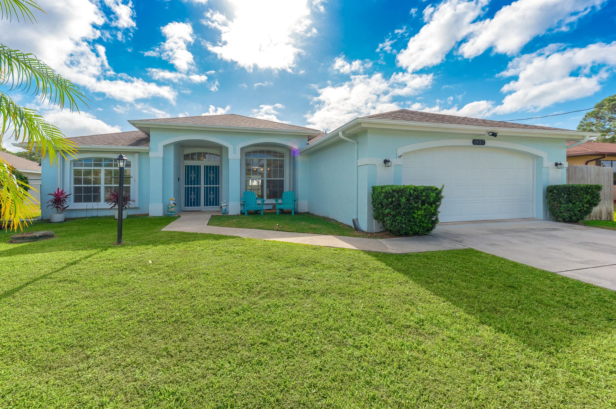 1937 Mantua St, Fort Pierce FL  34952-6736 exterior