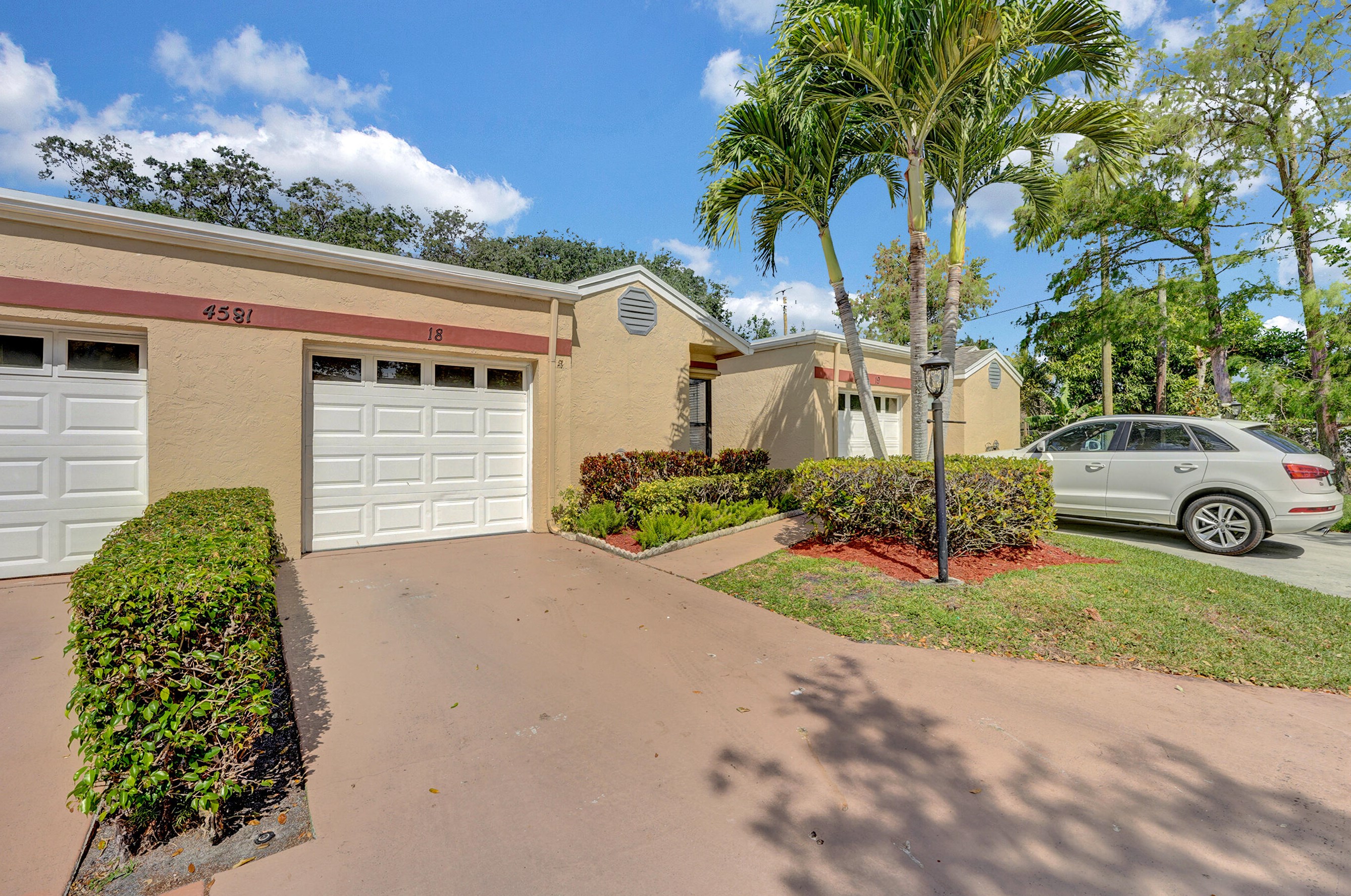 4581 Discovery Ln, West Palm Beach, FL 33417-8071