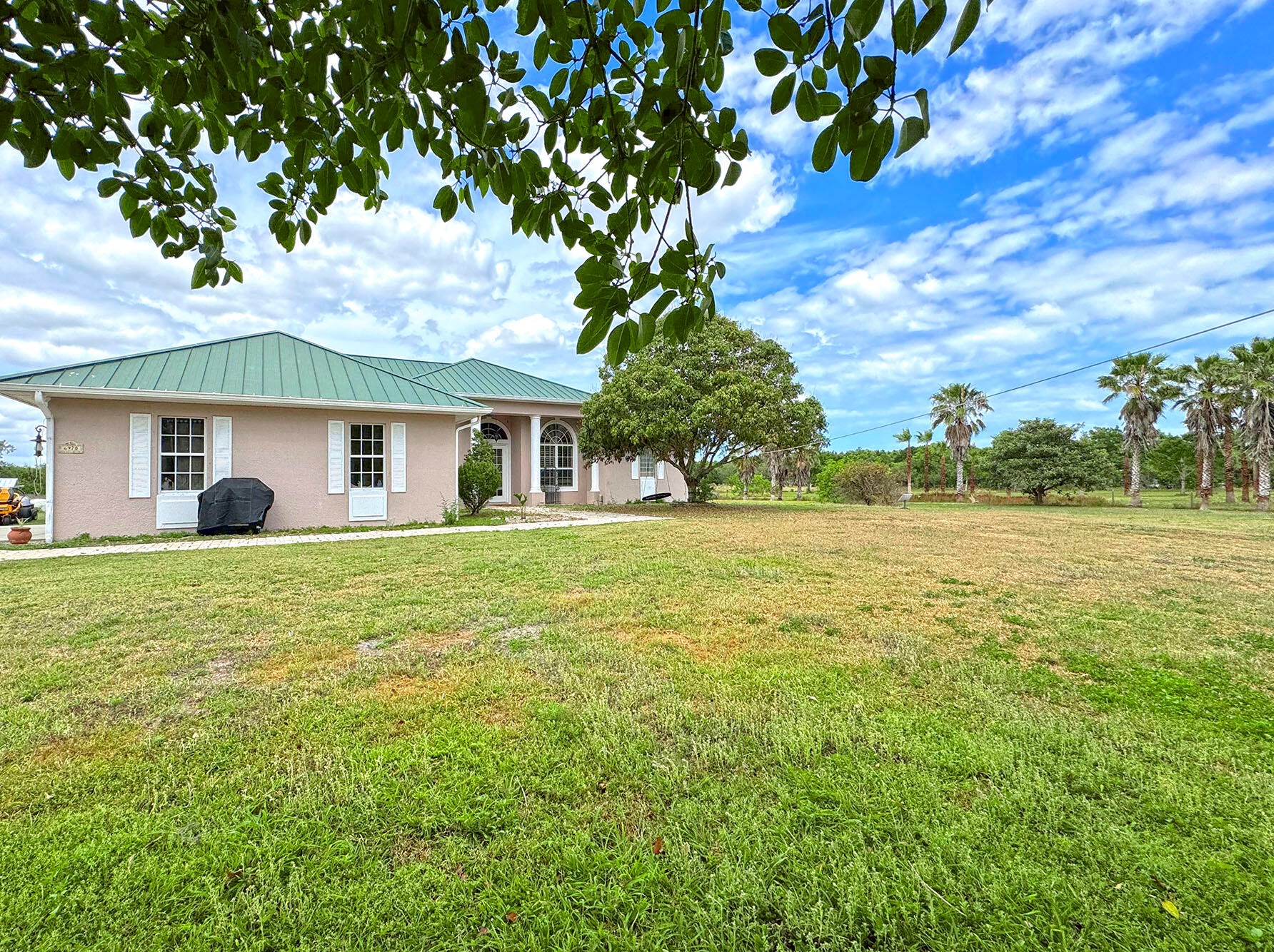 6970 49th St, Vero Beach, FL 32967