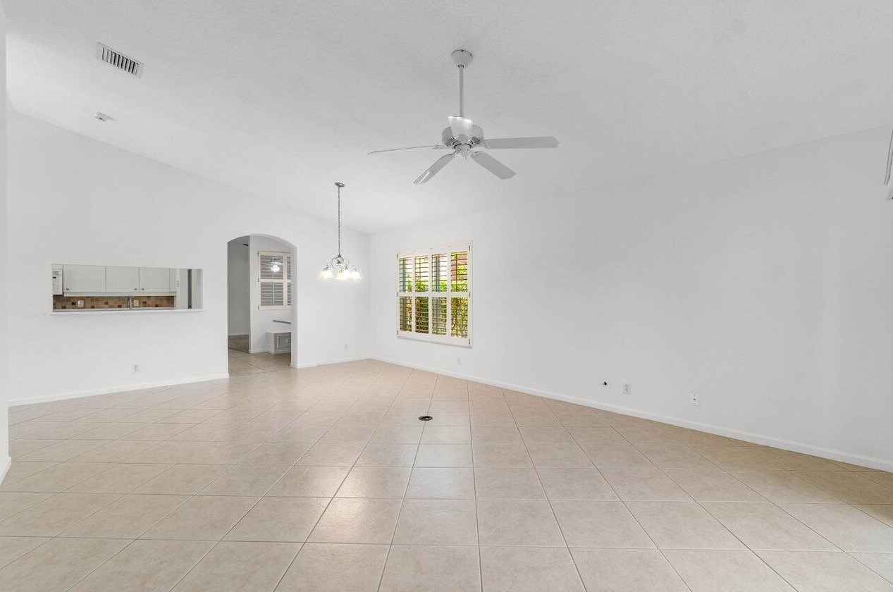 5109 Corbel Lk Way, Boynton Beach FL 33437-1696 exterior