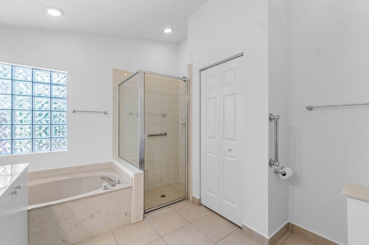 5109 Corbel Lk Way, Boynton Beach FL 33437-1696 exterior