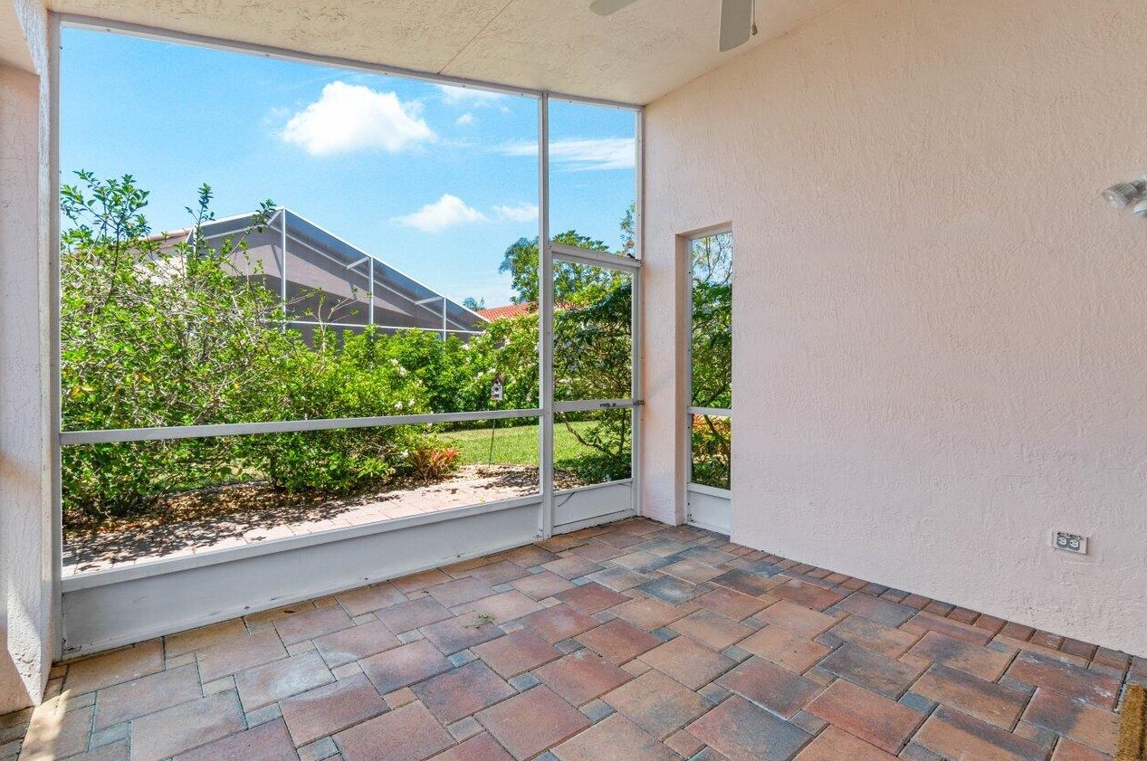 5109 Corbel Lk Way, Boynton Beach FL 33437-1696 exterior