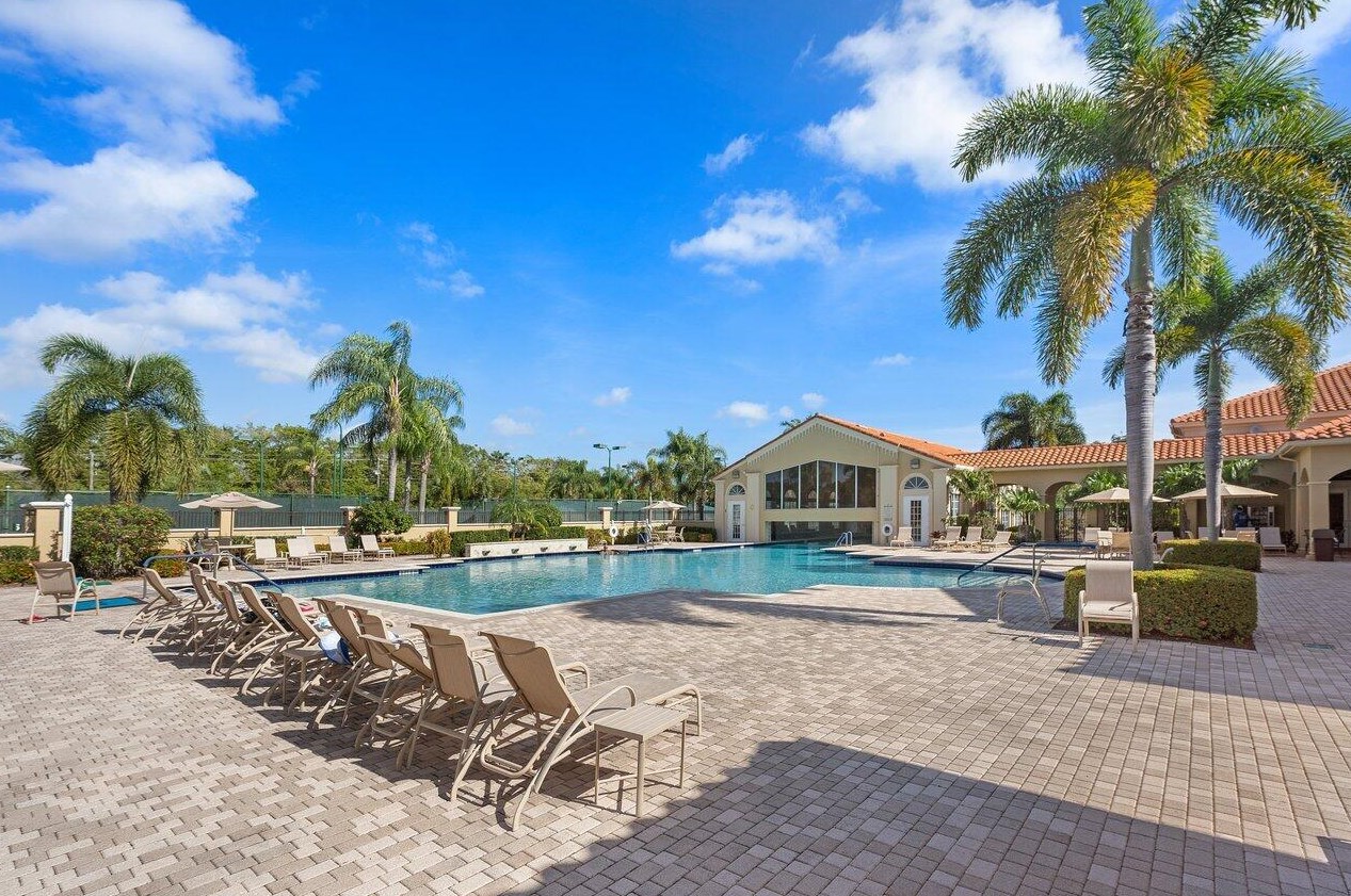 5109 Corbel Lk Way, Boynton Beach FL 33437-1696 exterior