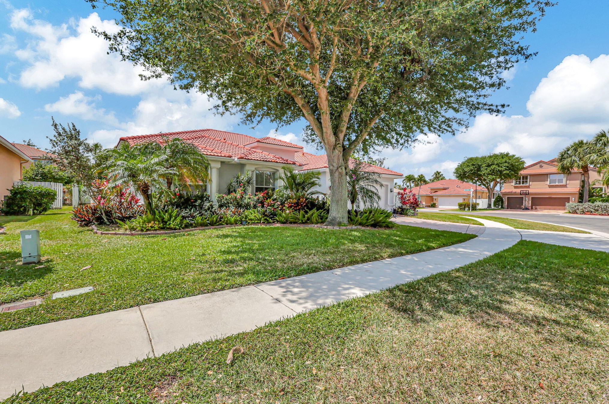 6256 Shadow Tree Ln, Lake Worth, FL 33463-8240