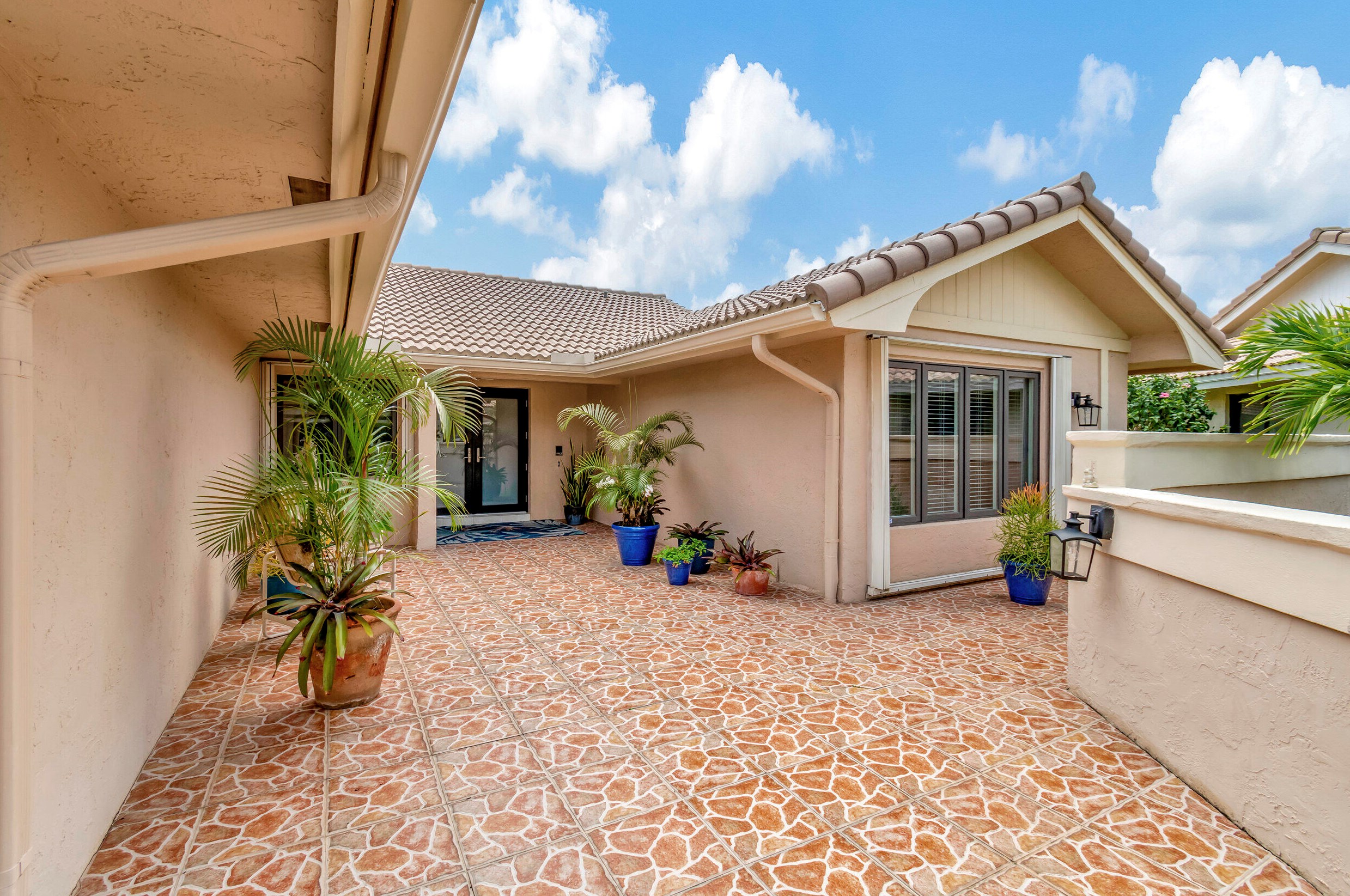 6810 Villas Dr, Boca Raton, FL 33433-5028