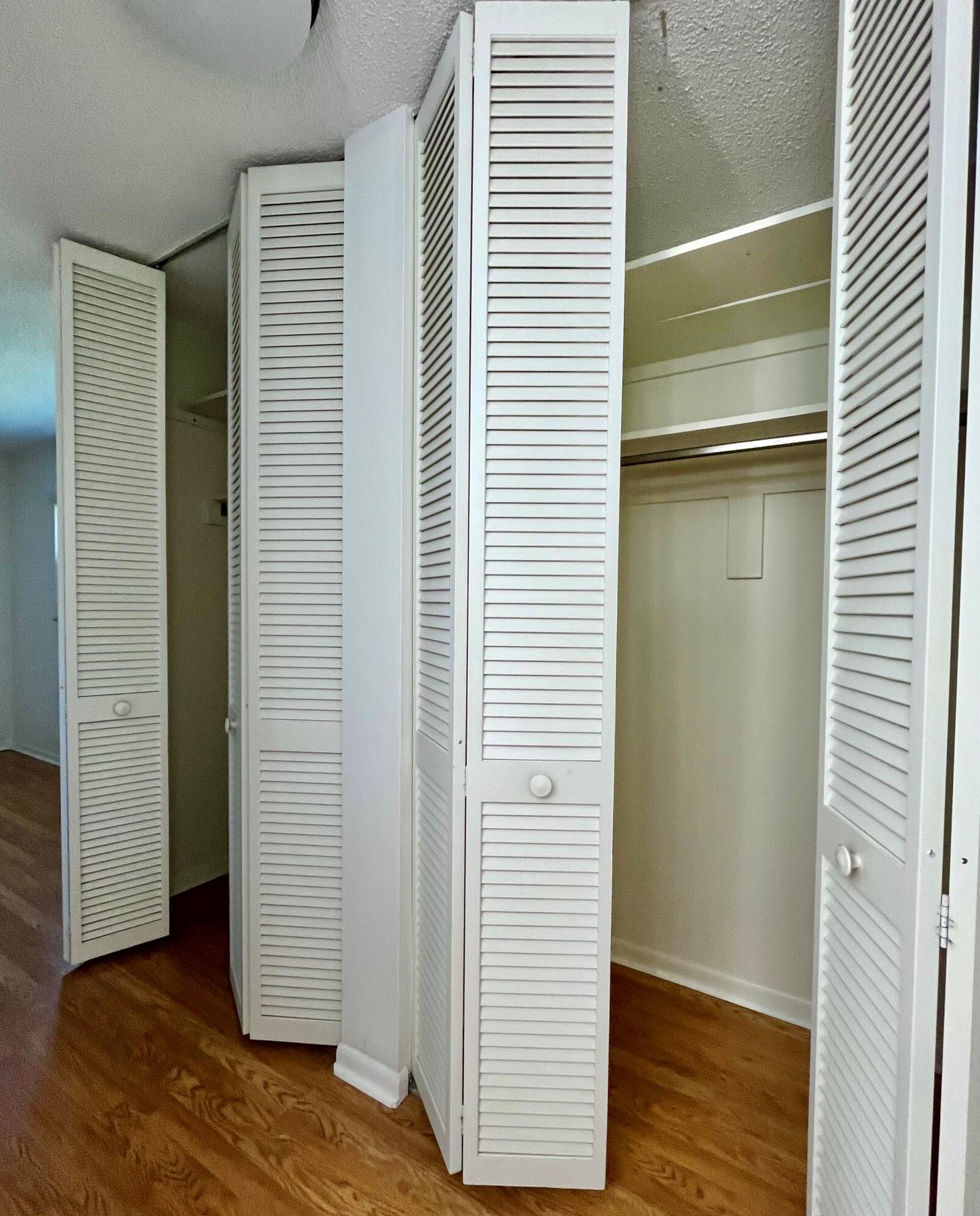 1933 Robalo Dr, Vero Beach FL  32960-5240 exterior