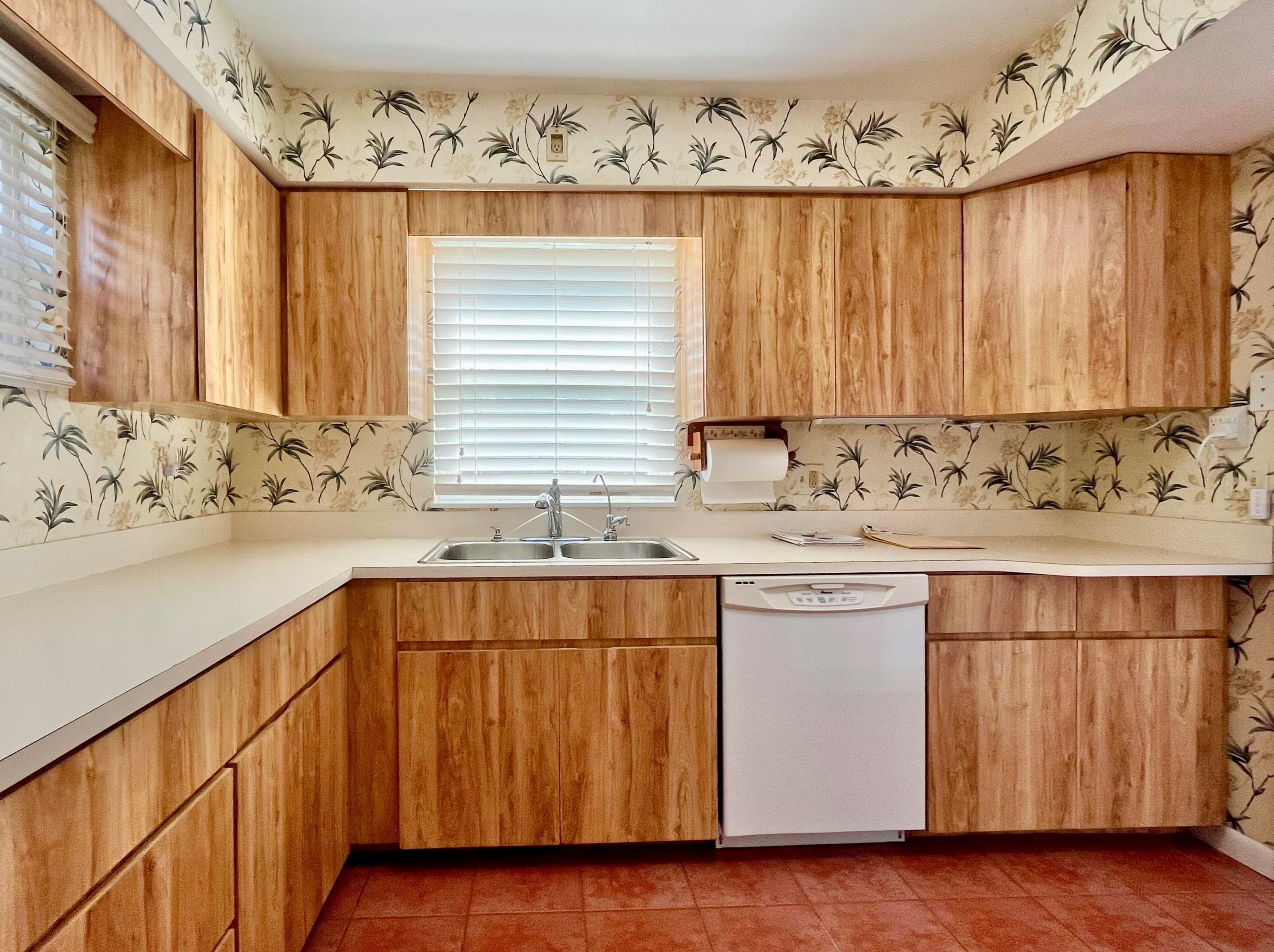 1933 Robalo Dr, Vero Beach FL  32960-5240 exterior