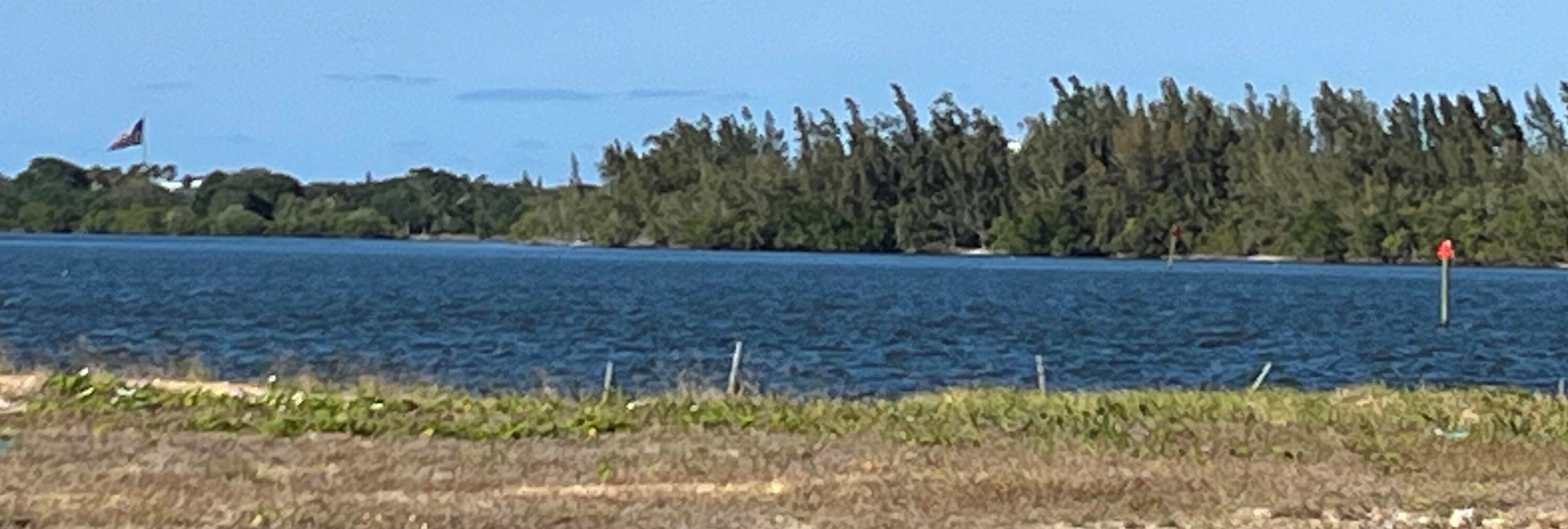 1933 Robalo Dr, Vero Beach FL  32960-5240 exterior