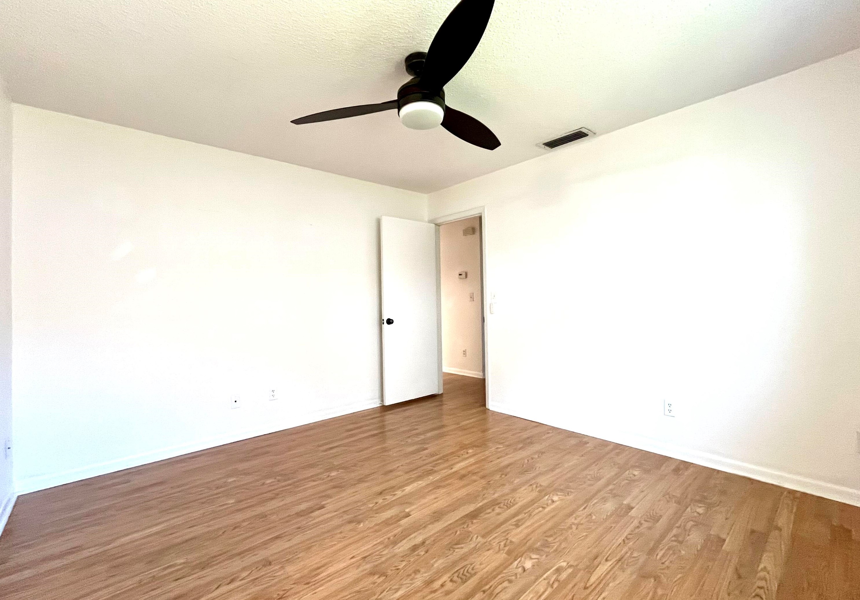 1933 Robalo Dr, Vero Beach FL  32960-5240 exterior