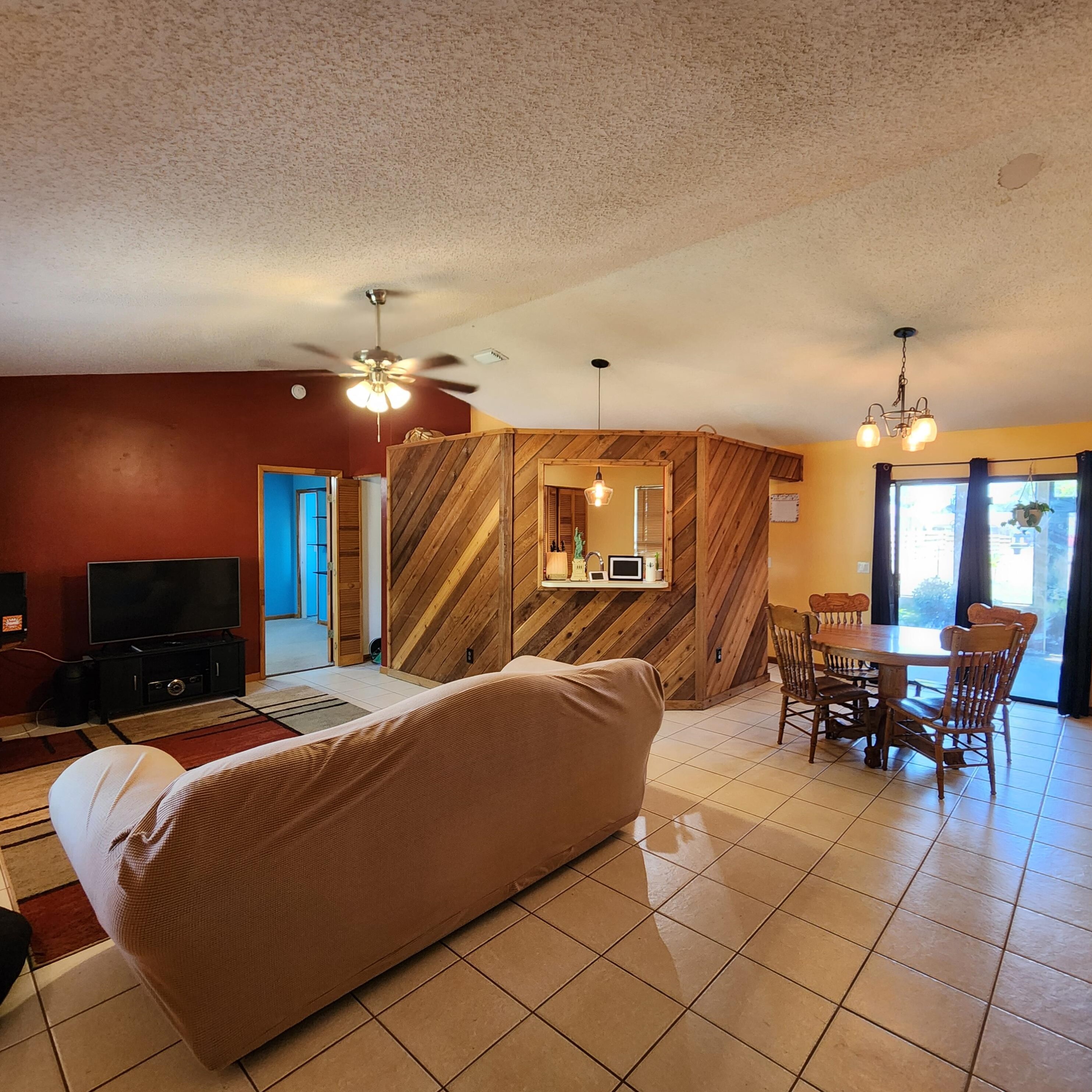 202 Amesbury Ave, Fort Pierce, FL 34953-6964