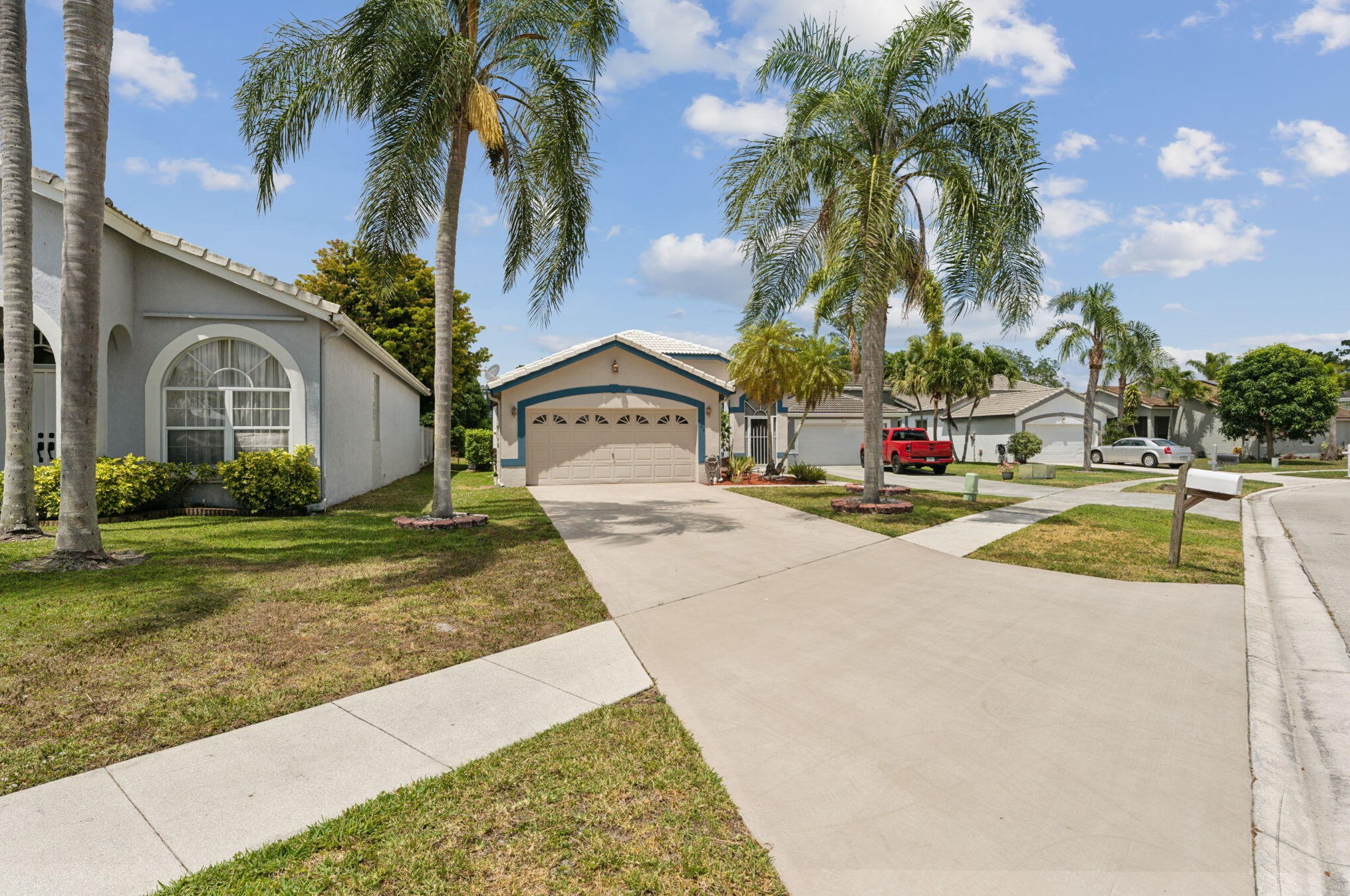 922 Lake Wellington Dr, West Palm Beach, FL 33414-7977