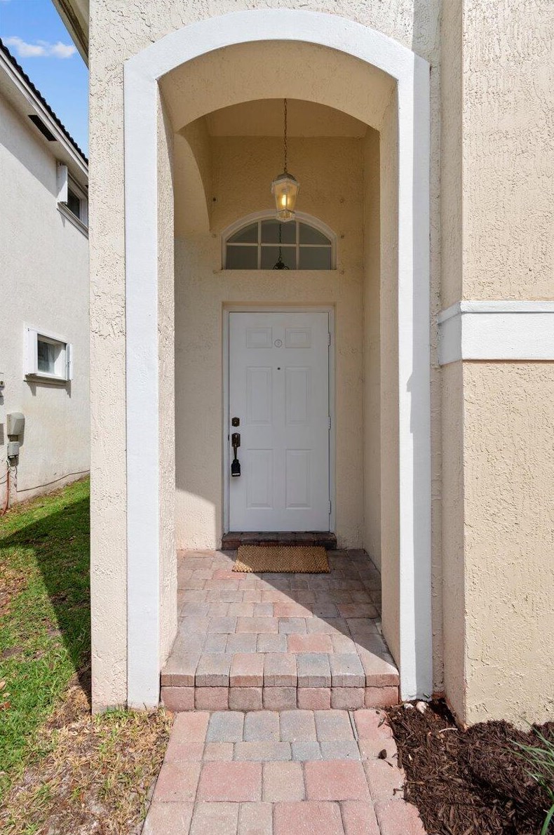 7465 19th Dr, Hollywood, FL 33024-1016